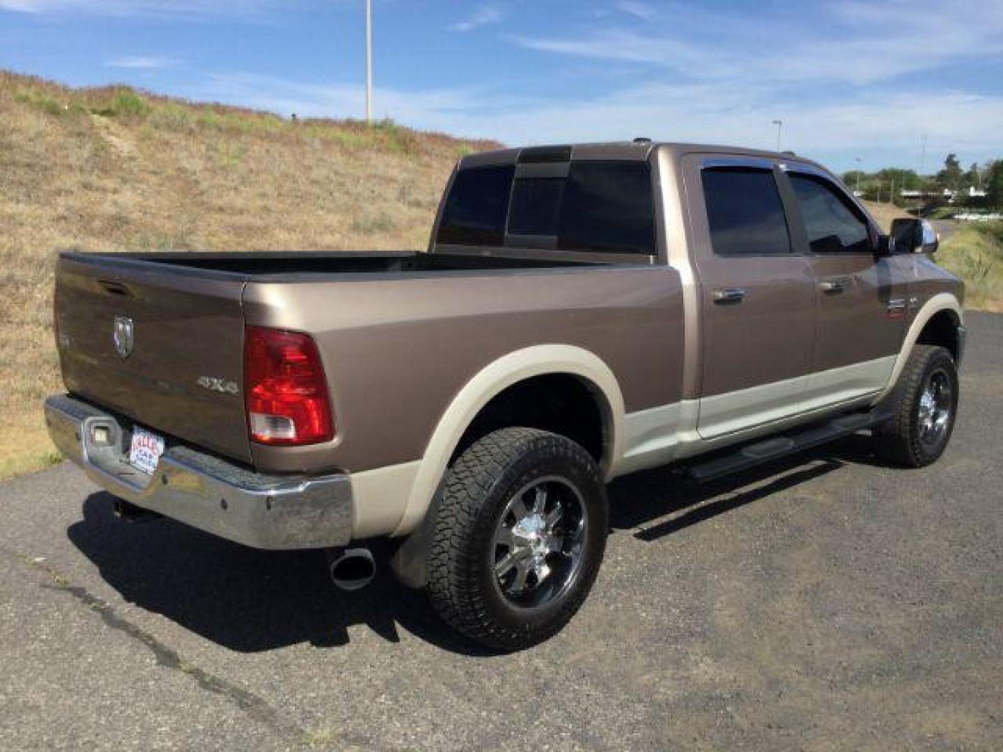 2010 Austin Tan Pearl/Light Graystone Pearl /Light Pebble Beige/Bark Brown Leather Interior RAM 2500 Laramie Crew Cab SWB 4WD (3D7UT2CL7AG) with an 6.7L L6 OHV 24V TURBO DIESEL engine, 6-SPEED AUTOMATIC transmission, located at 1801 Main Street, Lewiston, 83501, (208) 743-9371, 46.417065, -117.004799 - Photo#8