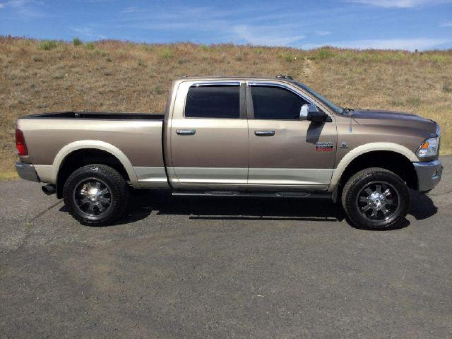2010 Austin Tan Pearl/Light Graystone Pearl /Light Pebble Beige/Bark Brown Leather Interior RAM 2500 Laramie Crew Cab SWB 4WD (3D7UT2CL7AG) with an 6.7L L6 OHV 24V TURBO DIESEL engine, 6-SPEED AUTOMATIC transmission, located at 1801 Main Street, Lewiston, 83501, (208) 743-9371, 46.417065, -117.004799 - Photo#9
