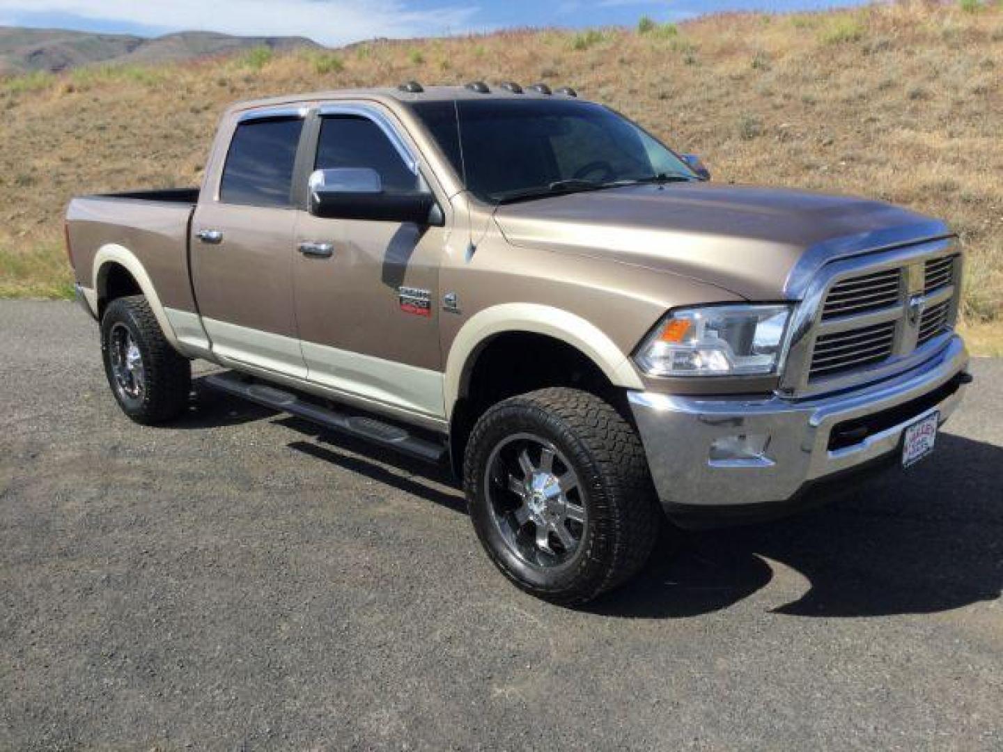 2010 Austin Tan Pearl/Light Graystone Pearl /Light Pebble Beige/Bark Brown Leather Interior RAM 2500 Laramie Crew Cab SWB 4WD (3D7UT2CL7AG) with an 6.7L L6 OHV 24V TURBO DIESEL engine, 6-SPEED AUTOMATIC transmission, located at 1801 Main Street, Lewiston, 83501, (208) 743-9371, 46.417065, -117.004799 - Photo#10