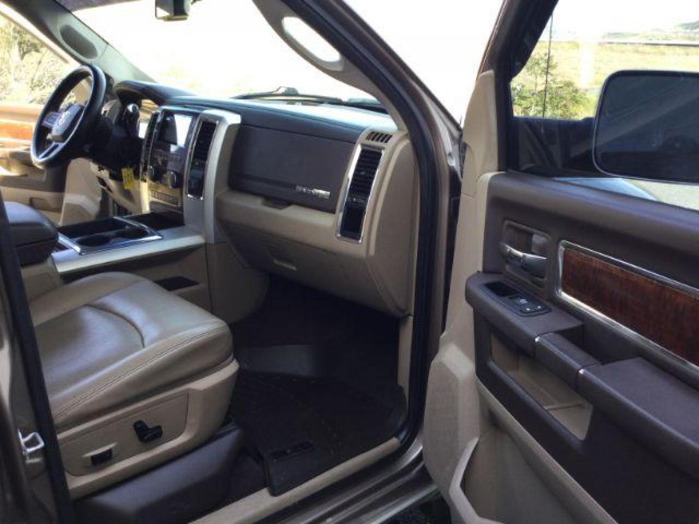 2010 Austin Tan Pearl/Light Graystone Pearl /Light Pebble Beige/Bark Brown Leather Interior RAM 2500 Laramie Crew Cab SWB 4WD (3D7UT2CL7AG) with an 6.7L L6 OHV 24V TURBO DIESEL engine, 6-SPEED AUTOMATIC transmission, located at 1801 Main Street, Lewiston, 83501, (208) 743-9371, 46.417065, -117.004799 - Photo#12