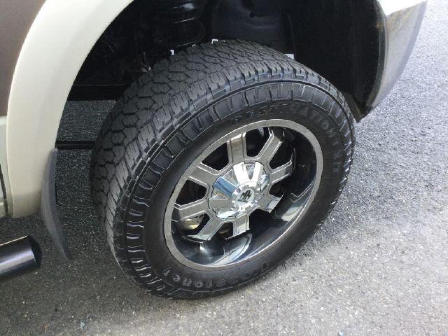 2010 Austin Tan Pearl/Light Graystone Pearl /Light Pebble Beige/Bark Brown Leather Interior RAM 2500 Laramie Crew Cab SWB 4WD (3D7UT2CL7AG) with an 6.7L L6 OHV 24V TURBO DIESEL engine, 6-SPEED AUTOMATIC transmission, located at 1801 Main Street, Lewiston, 83501, (208) 743-9371, 46.417065, -117.004799 - Photo#19