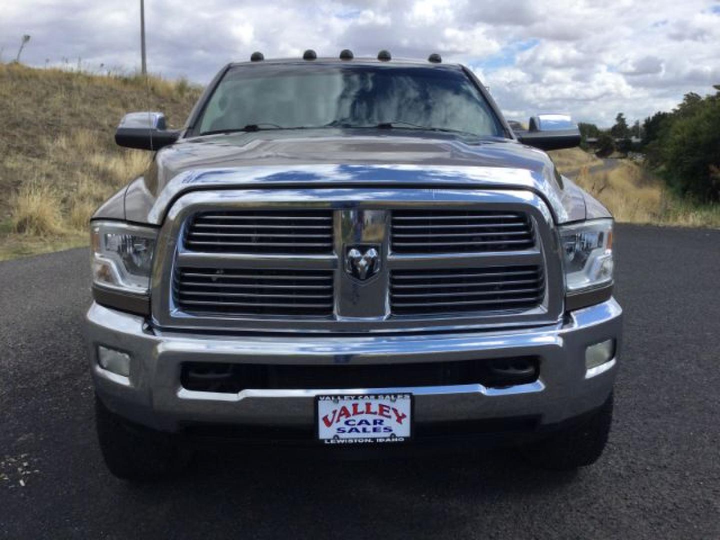2010 Austin Tan Pearl/Light Graystone Pearl /Light Pebble Beige/Bark Brown Leather Interior RAM 2500 Laramie Crew Cab SWB 4WD (3D7UT2CL7AG) with an 6.7L L6 OHV 24V TURBO DIESEL engine, 6-Speed Automatic transmission, located at 1801 Main Street, Lewiston, 83501, (208) 743-9371, 46.417065, -117.004799- Photo#10
