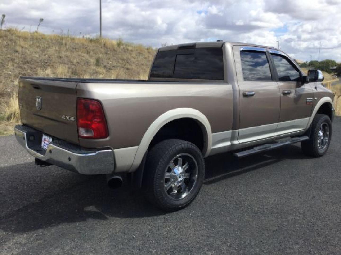 2010 Austin Tan Pearl/Light Graystone Pearl /Light Pebble Beige/Bark Brown Leather Interior RAM 2500 Laramie Crew Cab SWB 4WD (3D7UT2CL7AG) with an 6.7L L6 OHV 24V TURBO DIESEL engine, 6-Speed Automatic transmission, located at 1801 Main Street, Lewiston, 83501, (208) 743-9371, 46.417065, -117.004799- Photo#15