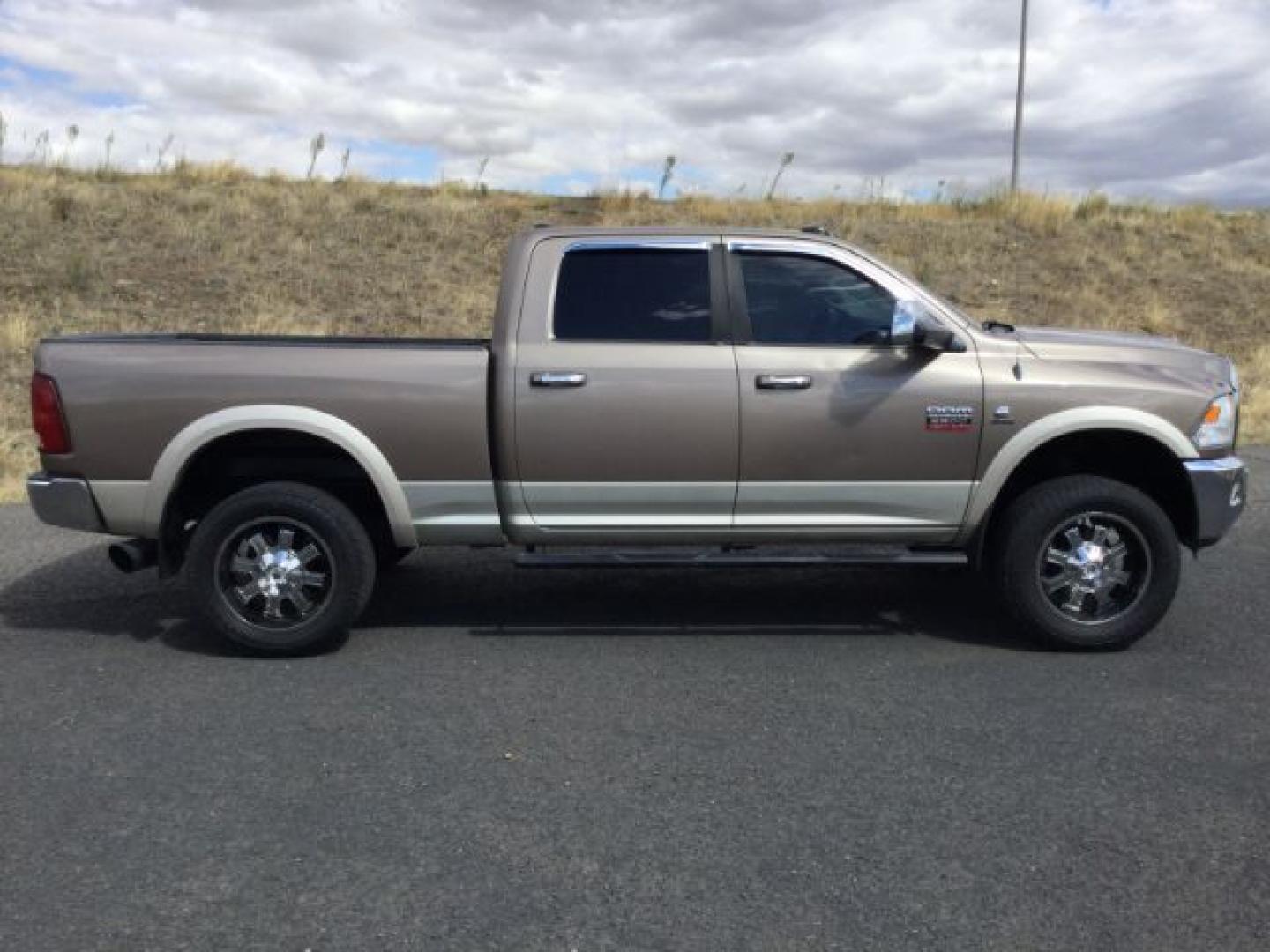2010 Austin Tan Pearl/Light Graystone Pearl /Light Pebble Beige/Bark Brown Leather Interior RAM 2500 Laramie Crew Cab SWB 4WD (3D7UT2CL7AG) with an 6.7L L6 OHV 24V TURBO DIESEL engine, 6-Speed Automatic transmission, located at 1801 Main Street, Lewiston, 83501, (208) 743-9371, 46.417065, -117.004799- Photo#16