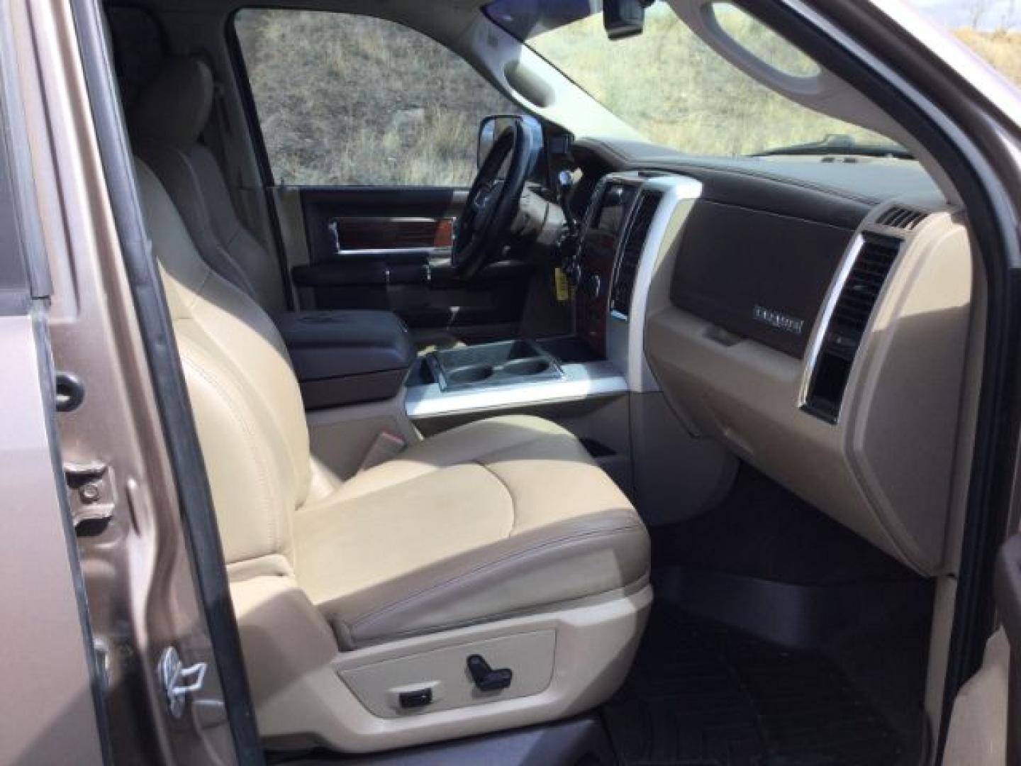 2010 Austin Tan Pearl/Light Graystone Pearl /Light Pebble Beige/Bark Brown Leather Interior RAM 2500 Laramie Crew Cab SWB 4WD (3D7UT2CL7AG) with an 6.7L L6 OHV 24V TURBO DIESEL engine, 6-Speed Automatic transmission, located at 1801 Main Street, Lewiston, 83501, (208) 743-9371, 46.417065, -117.004799- Photo#18