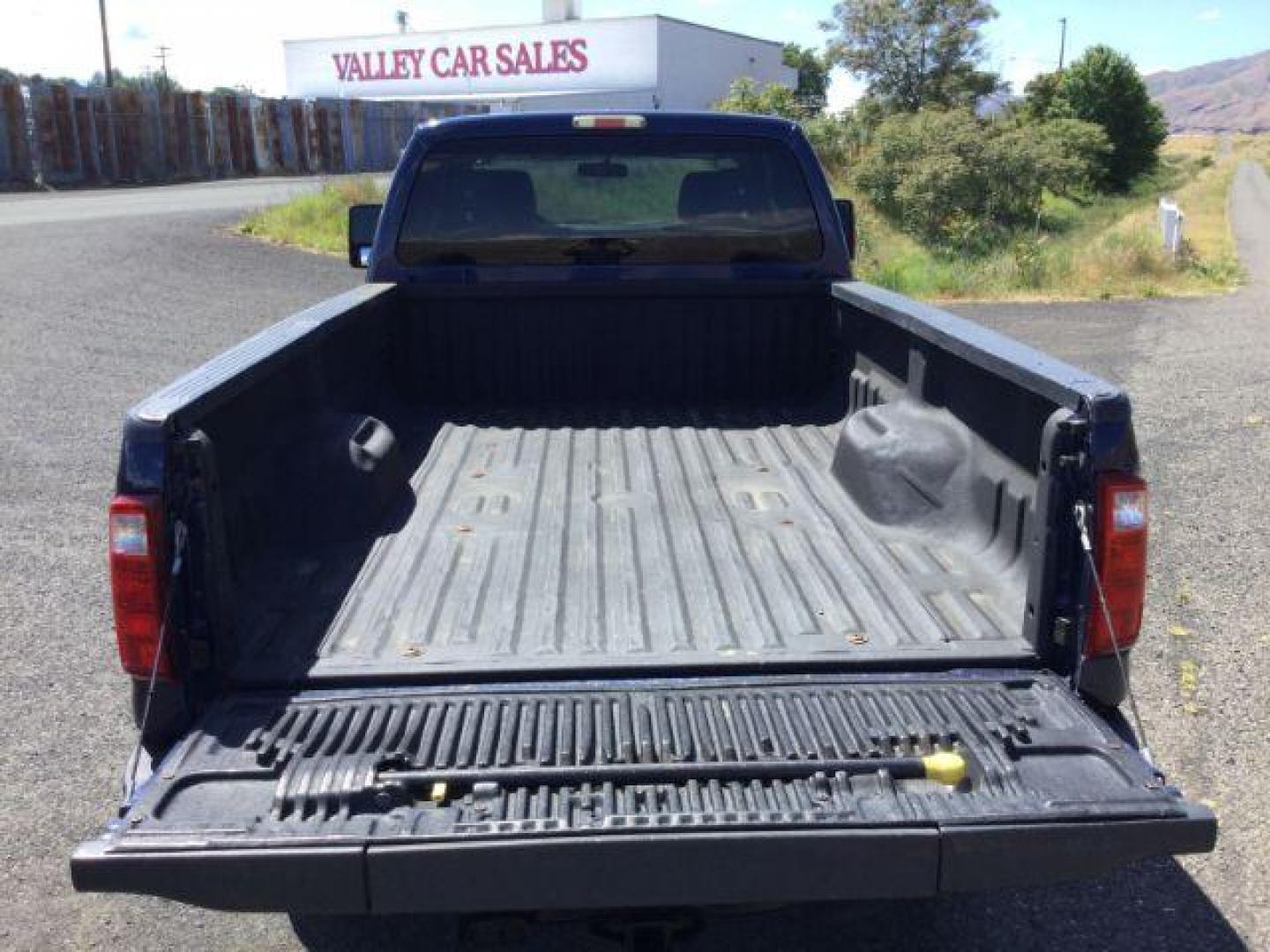 2011 Dark Blue Pearl /Steel Cloth Interior Ford F-350 SD XLT SuperCab 4WD (1FT8X3BT0BE) with an 6.7L V8 OHV 16V DIESEL engine, 6-Speed Automatic transmission, located at 1801 Main Street, Lewiston, 83501, (208) 743-9371, 46.417065, -117.004799 - Photo#7