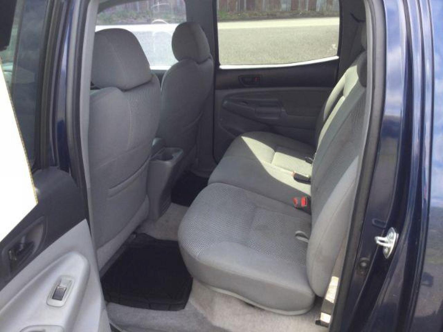 2007 Indigo Ink Pearl /Graphite Cloth Interior Toyota Tacoma Double Cab Long Bed V6 Auto 4WD (5TEMU52N17Z) with an 4.0L V6 DOHC 24V engine, 5-Speed Automatic transmission, located at 1801 Main Street, Lewiston, 83501, (208) 743-9371, 46.417065, -117.004799 - Photo#5