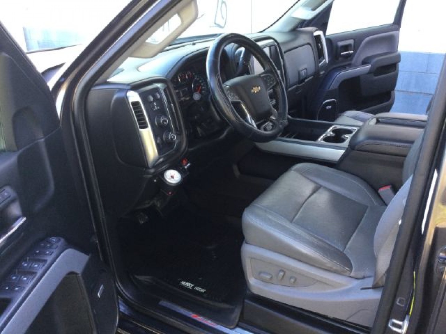 2015 Tungsten Metallic /Jet Black/Dark Ash Chevrolet Silverado 3500HD LTZ Crew Cab 4WD (1GC4K0C80FF) with an 6.6L V8 OHV 32V TURBO DIESEL engine, 6-Speed Automatic transmission, located at 1801 Main Street, Lewiston, 83501, (208) 743-9371, 46.417065, -117.004799- Photo#3