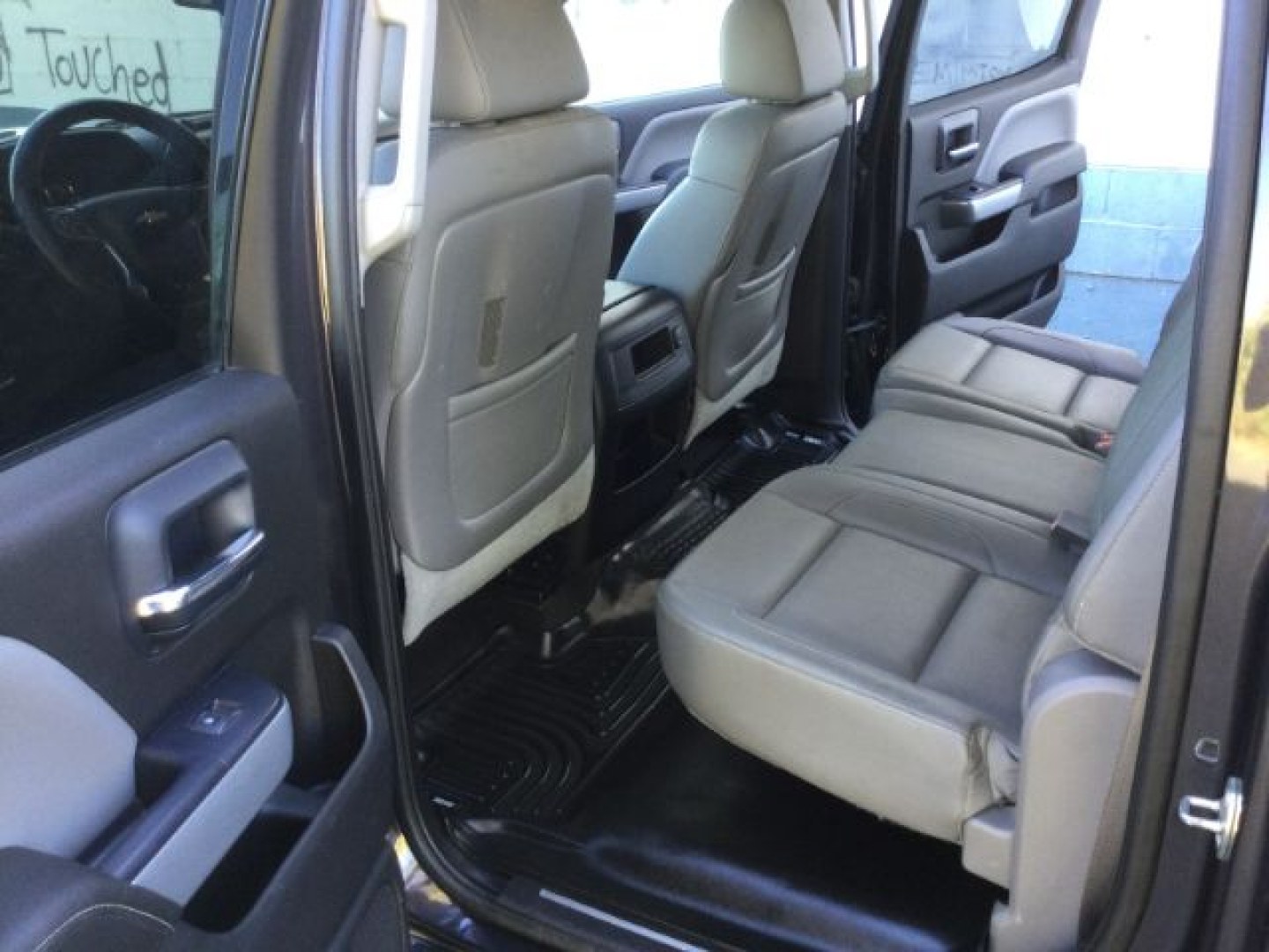 2015 Tungsten Metallic /Jet Black/Dark Ash Chevrolet Silverado 3500HD LTZ Crew Cab 4WD (1GC4K0C80FF) with an 6.6L V8 OHV 32V TURBO DIESEL engine, 6-Speed Automatic transmission, located at 1801 Main Street, Lewiston, 83501, (208) 743-9371, 46.417065, -117.004799- Photo#12