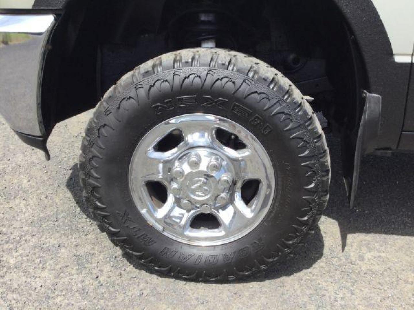 2010 Light Graystone Pearl /Dark Slate/Medium Graystone Cloth Interior RAM 3500 SLT Crew Cab LWB 4WD (3D73Y3CL8AG) with an 6.7L L6 OHV 24V TURBO DIESEL engine, 6-Speed Automatic transmission, located at 1801 Main Street, Lewiston, 83501, (208) 743-9371, 46.417065, -117.004799 - Photo#15