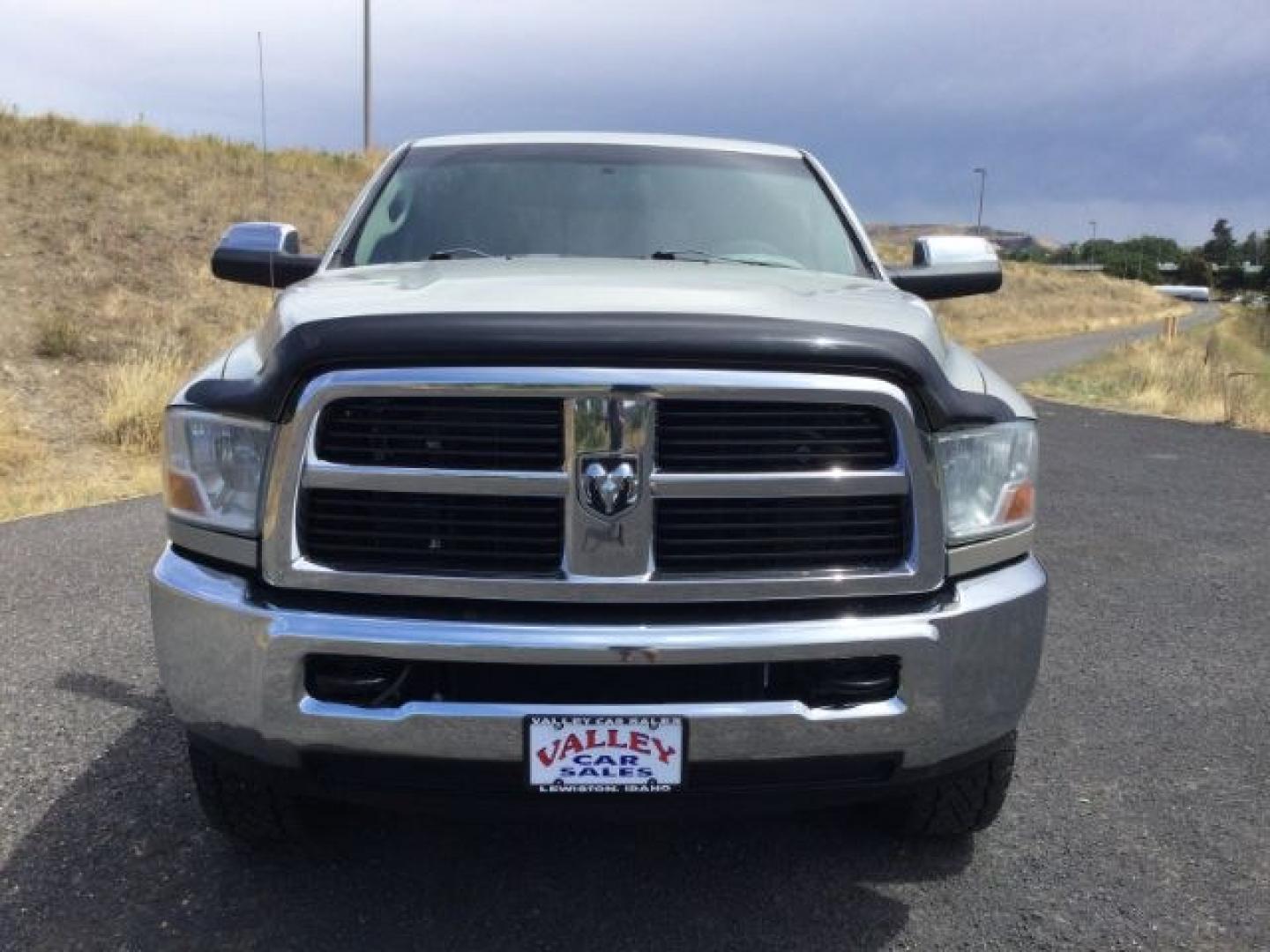 2010 Gold MIst /Black/Gray Cloth RAM 3500 SLT Crew Cab LWB 4WD (3D73Y3CL8AG) with an 6.7L I6 Cummins engine, 6-Speed Automatic transmission, located at 1801 Main Street, Lewiston, 83501, (208) 743-9371, 46.417065, -117.004799- Photo#6