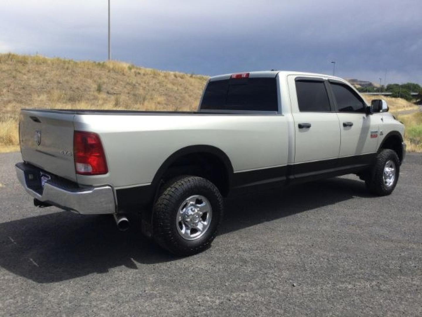 2010 Gold MIst /Black/Gray Cloth RAM 3500 SLT Crew Cab LWB 4WD (3D73Y3CL8AG) with an 6.7L I6 Cummins engine, 6-Speed Automatic transmission, located at 1801 Main Street, Lewiston, 83501, (208) 743-9371, 46.417065, -117.004799- Photo#18