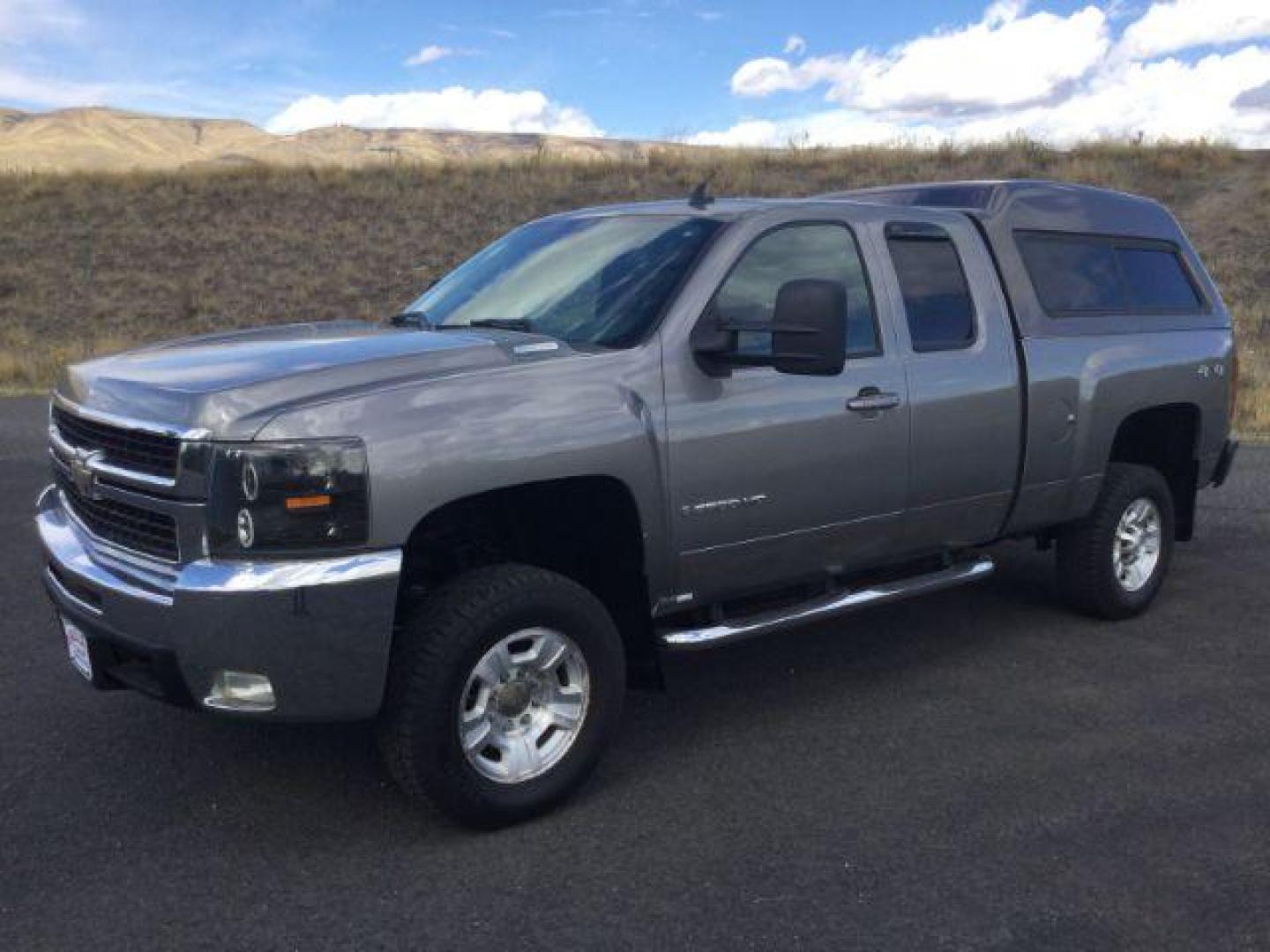 2008 Graystone Metallic /Ebony Leather Interior Chevrolet Silverado 2500HD LTZ Ext. Cab Std. Box 4WD (1GCHK29658E) with an 6.6L V8 OHV 32V TURBO DIESEL engine, 6-Speed Automatic transmission, located at 1801 Main Street, Lewiston, 83501, (208) 743-9371, 46.417065, -117.004799 - Photo#0