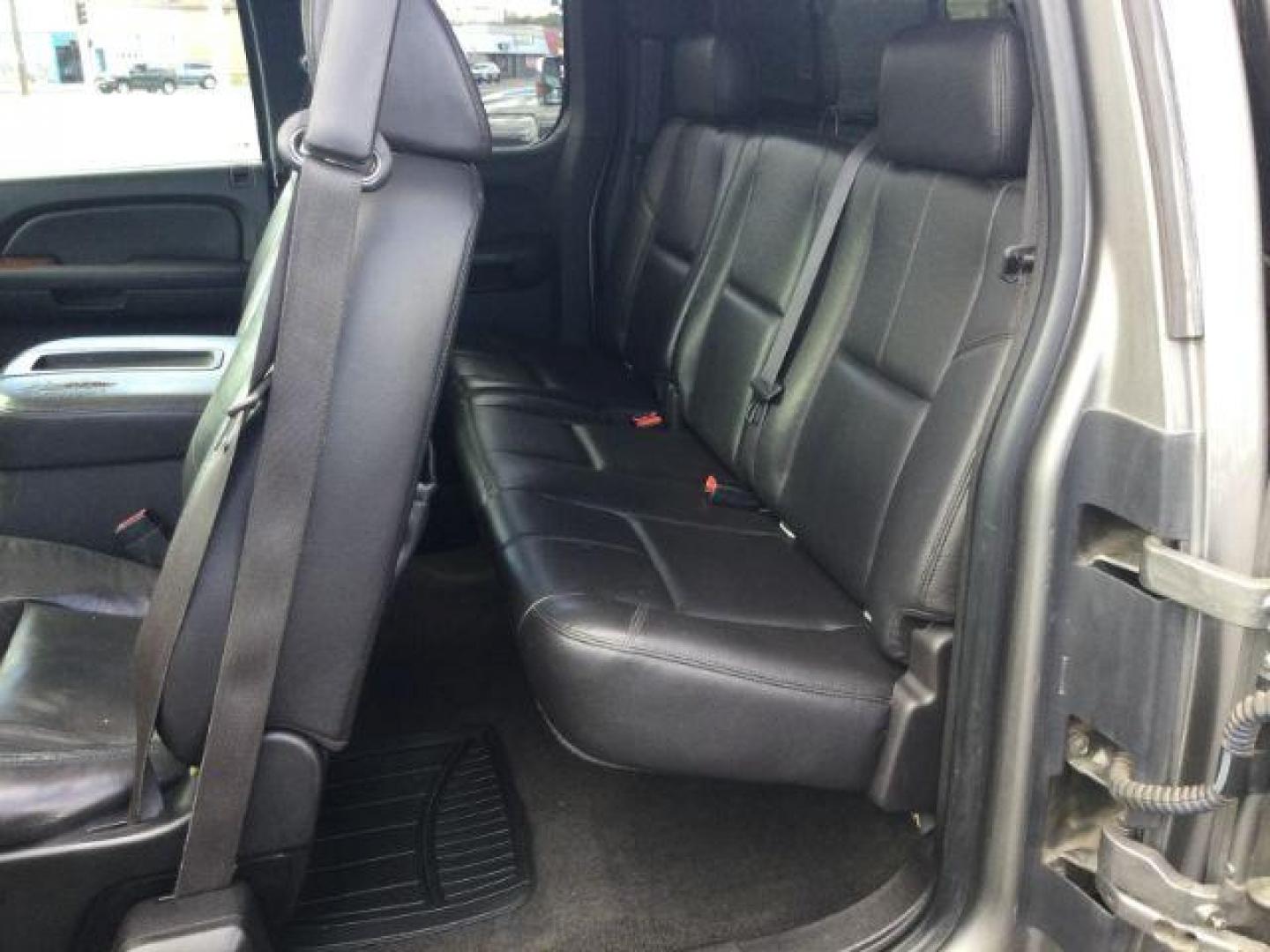 2008 Graystone Metallic /Ebony Leather Interior Chevrolet Silverado 2500HD LTZ Ext. Cab Std. Box 4WD (1GCHK29658E) with an 6.6L V8 OHV 32V TURBO DIESEL engine, 6-Speed Automatic transmission, located at 1801 Main Street, Lewiston, 83501, (208) 743-9371, 46.417065, -117.004799 - Photo#4