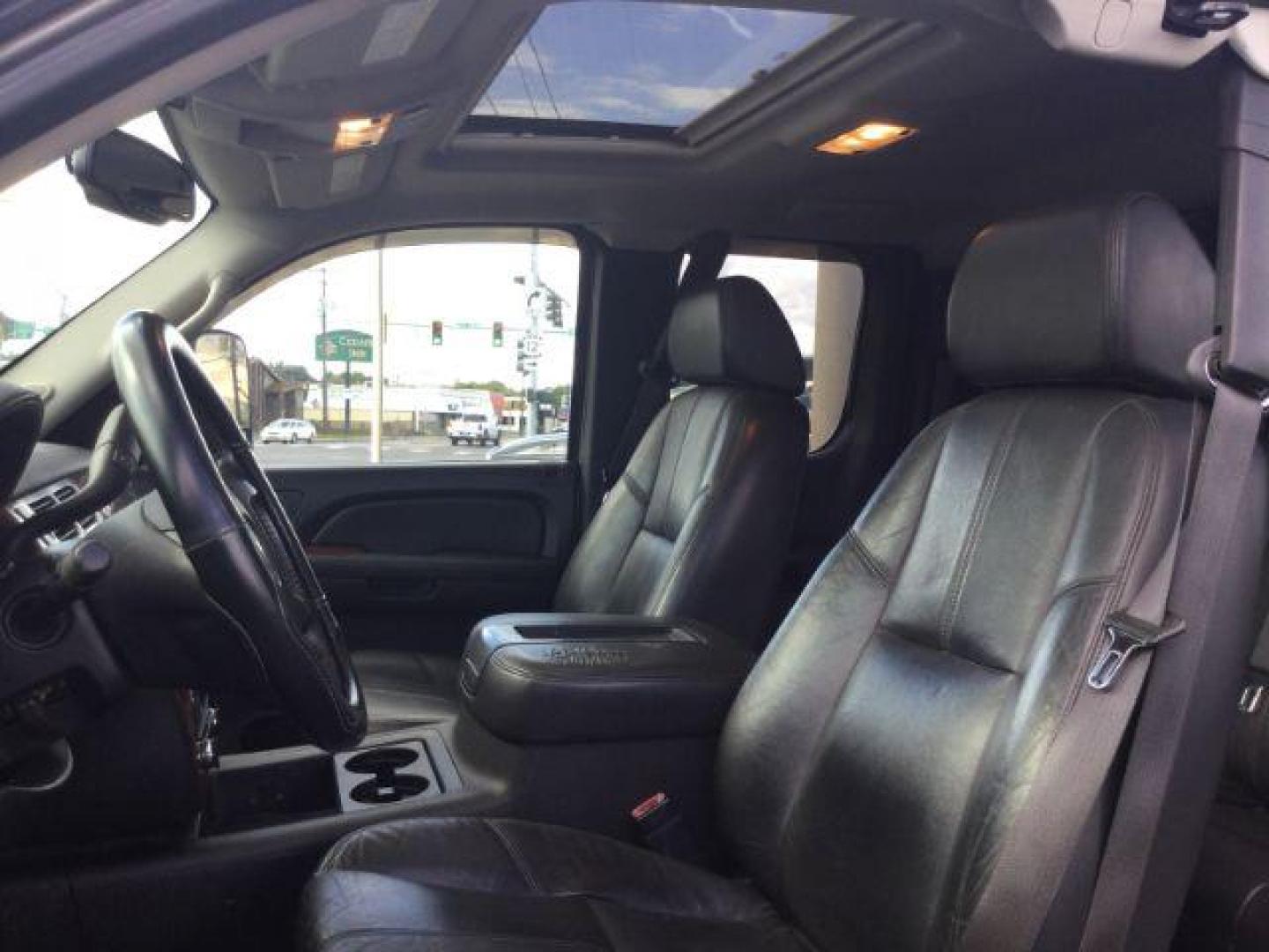 2008 Graystone Metallic /Ebony Leather Interior Chevrolet Silverado 2500HD LTZ Ext. Cab Std. Box 4WD (1GCHK29658E) with an 6.6L V8 OHV 32V TURBO DIESEL engine, 6-Speed Automatic transmission, located at 1801 Main Street, Lewiston, 83501, (208) 743-9371, 46.417065, -117.004799 - Photo#5