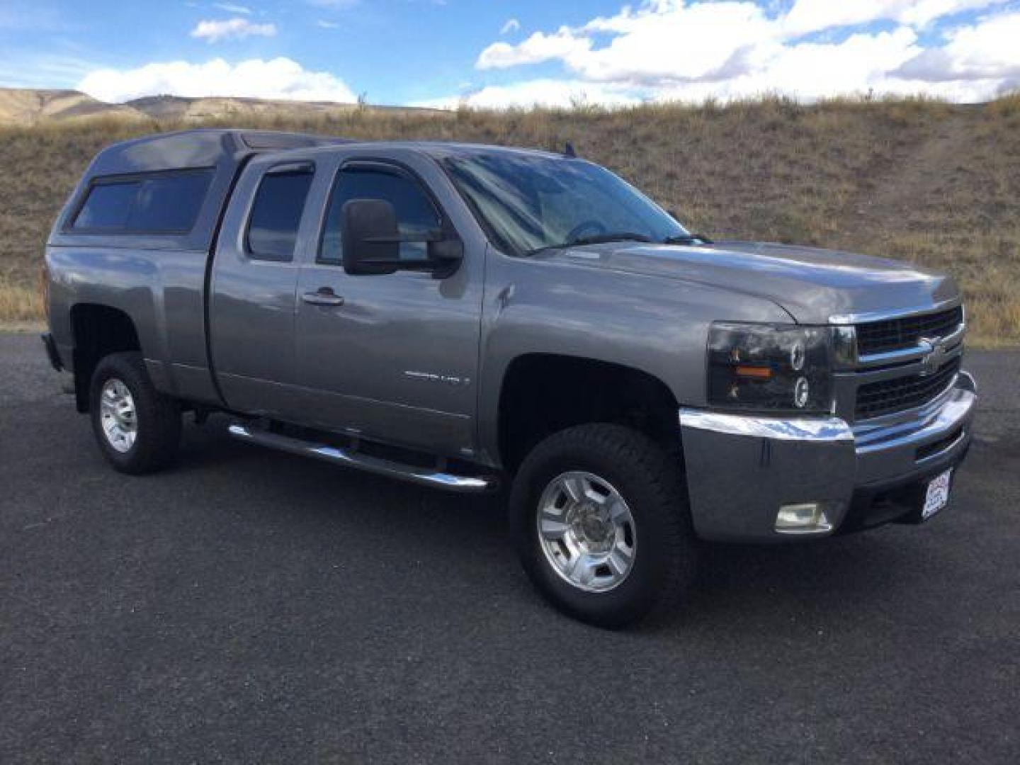 2008 Graystone Metallic /Ebony Leather Interior Chevrolet Silverado 2500HD LTZ Ext. Cab Std. Box 4WD (1GCHK29658E) with an 6.6L V8 OHV 32V TURBO DIESEL engine, 6-Speed Automatic transmission, located at 1801 Main Street, Lewiston, 83501, (208) 743-9371, 46.417065, -117.004799 - Photo#8