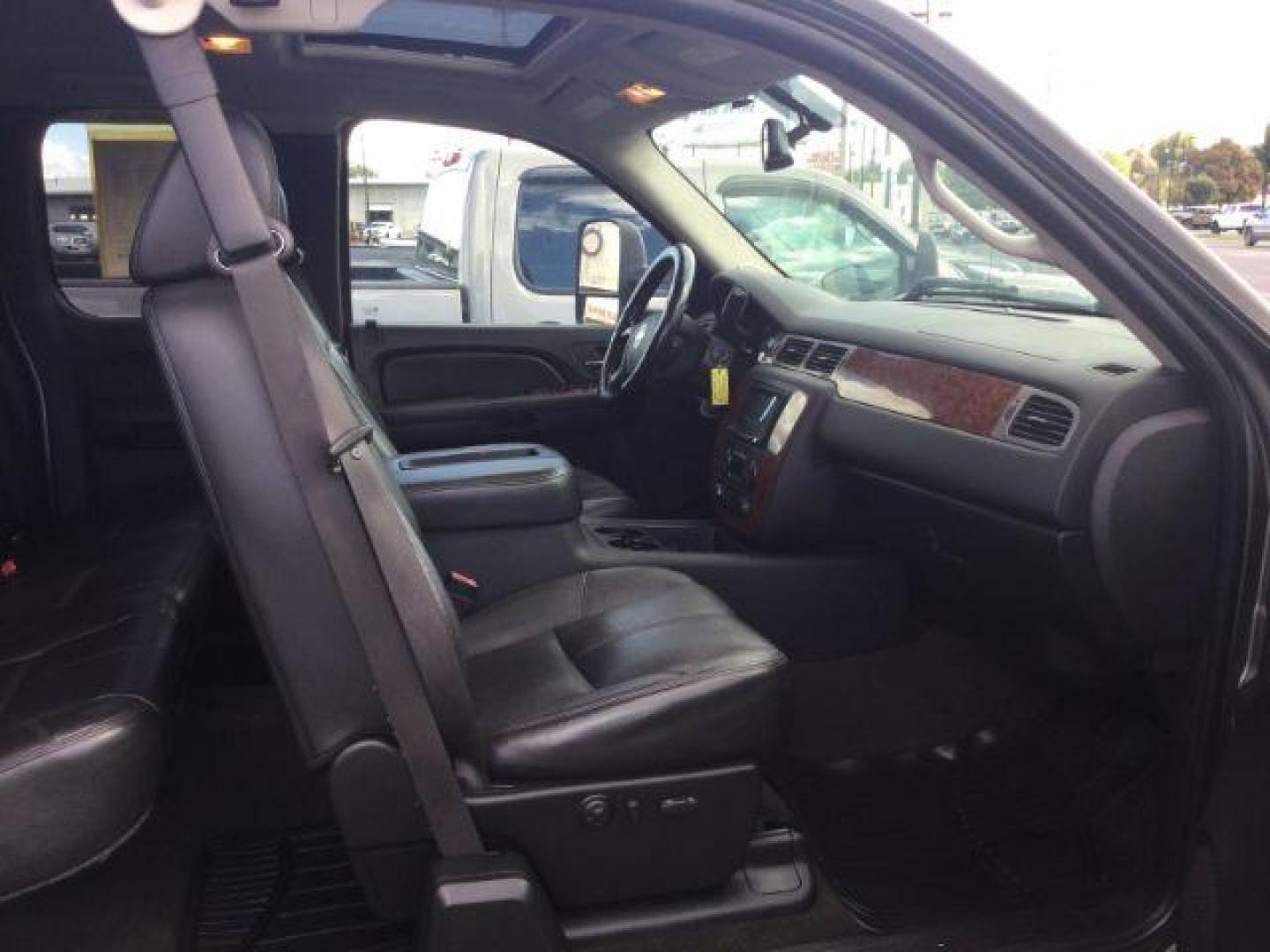 2008 Graystone Metallic /Ebony Leather Interior Chevrolet Silverado 2500HD LTZ Ext. Cab Std. Box 4WD (1GCHK29658E) with an 6.6L V8 OHV 32V TURBO DIESEL engine, 6-Speed Automatic transmission, located at 1801 Main Street, Lewiston, 83501, (208) 743-9371, 46.417065, -117.004799 - Photo#12