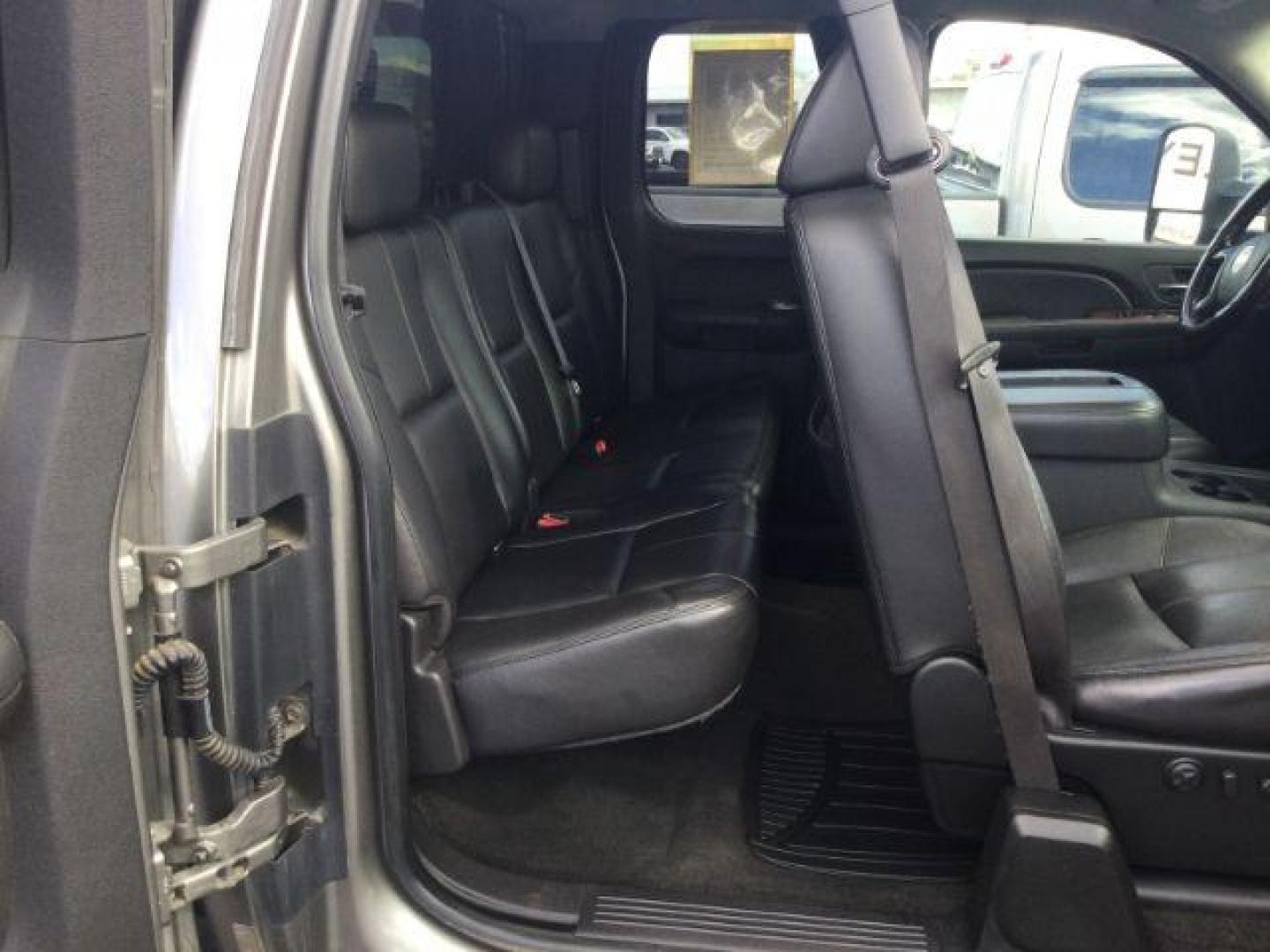 2008 Graystone Metallic /Ebony Leather Interior Chevrolet Silverado 2500HD LTZ Ext. Cab Std. Box 4WD (1GCHK29658E) with an 6.6L V8 OHV 32V TURBO DIESEL engine, 6-Speed Automatic transmission, located at 1801 Main Street, Lewiston, 83501, (208) 743-9371, 46.417065, -117.004799 - Photo#13