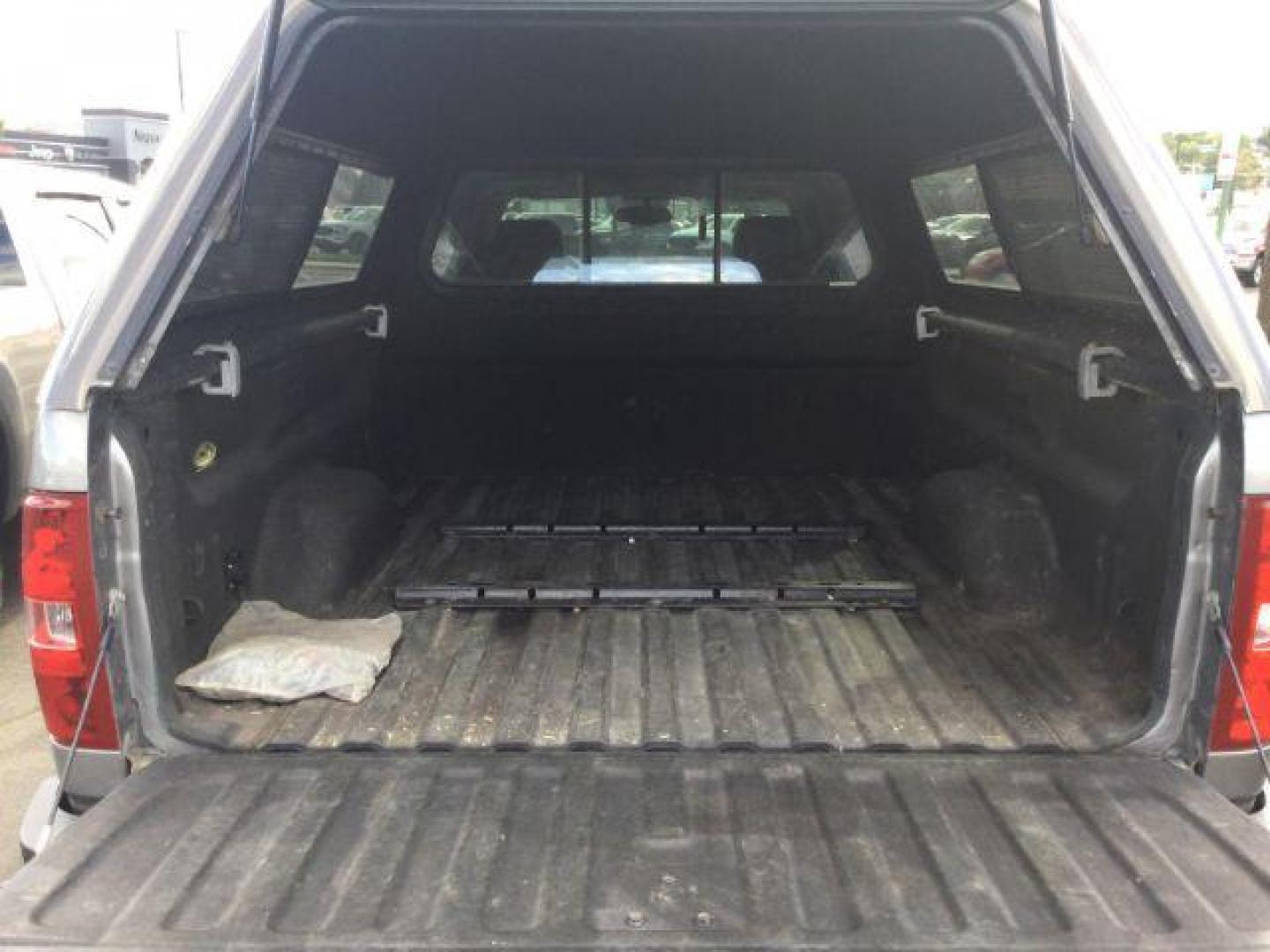 2008 Graystone Metallic /Ebony Leather Interior Chevrolet Silverado 2500HD LTZ Ext. Cab Std. Box 4WD (1GCHK29658E) with an 6.6L V8 OHV 32V TURBO DIESEL engine, 6-Speed Automatic transmission, located at 1801 Main Street, Lewiston, 83501, (208) 743-9371, 46.417065, -117.004799 - Photo#15