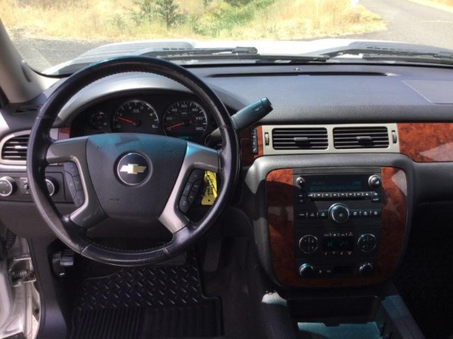 2011 Sheer Silver Metallic /Ebony Leather Interior Chevrolet Silverado 3500HD LTZ Crew Cab 4WD (1GC4K1C87BF) with an 6.6L V8 OHV 32V TURBO DIESEL engine, 6-Speed Automatic transmission, located at 1801 Main Street, Lewiston, 83501, (208) 743-9371, 46.417065, -117.004799- Photo#6