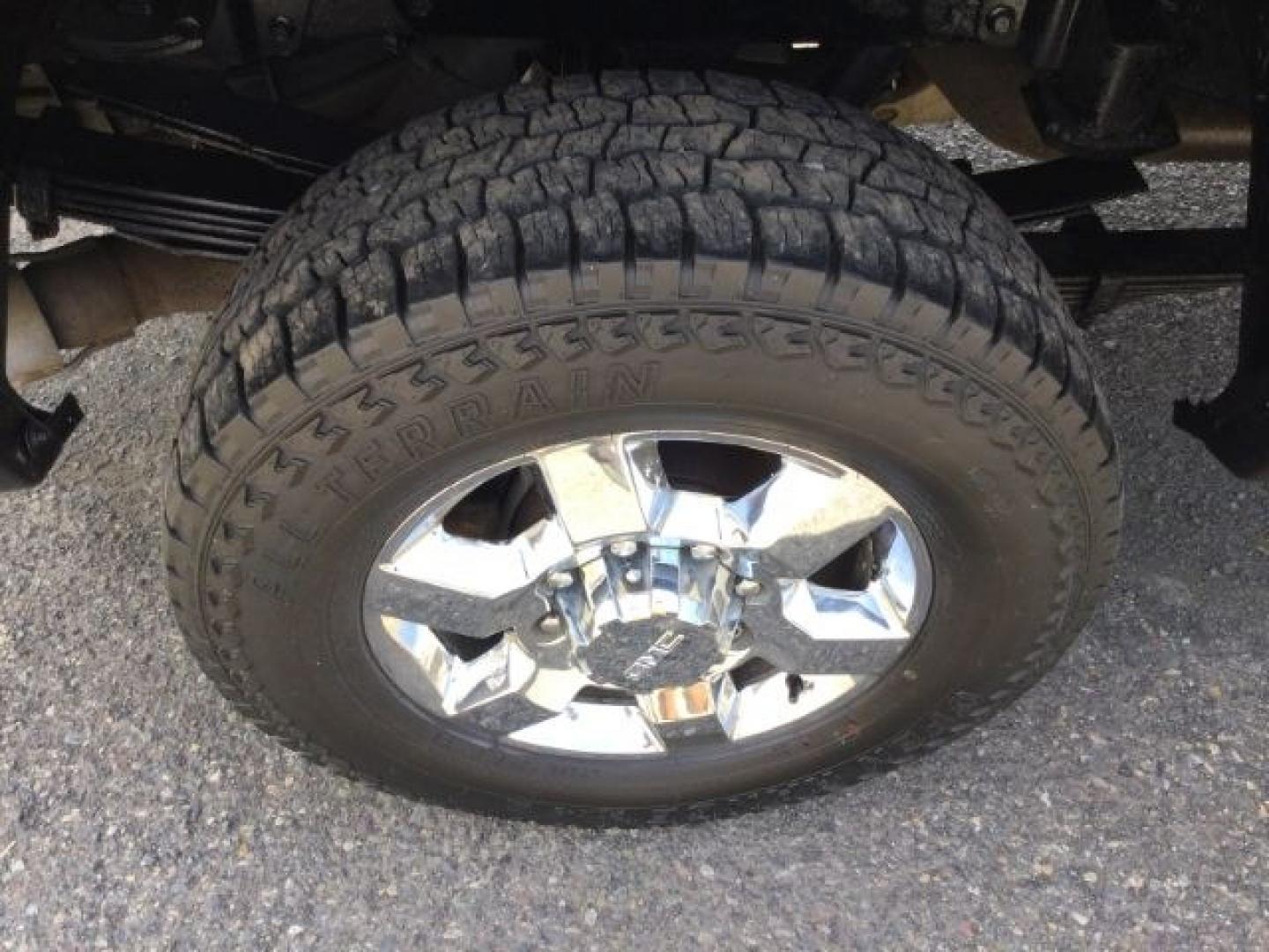 2011 Sheer Silver Metallic /Ebony Leather Interior Chevrolet Silverado 3500HD LTZ Crew Cab 4WD (1GC4K1C87BF) with an 6.6L V8 OHV 32V TURBO DIESEL engine, 6-Speed Automatic transmission, located at 1801 Main Street, Lewiston, 83501, (208) 743-9371, 46.417065, -117.004799- Photo#10