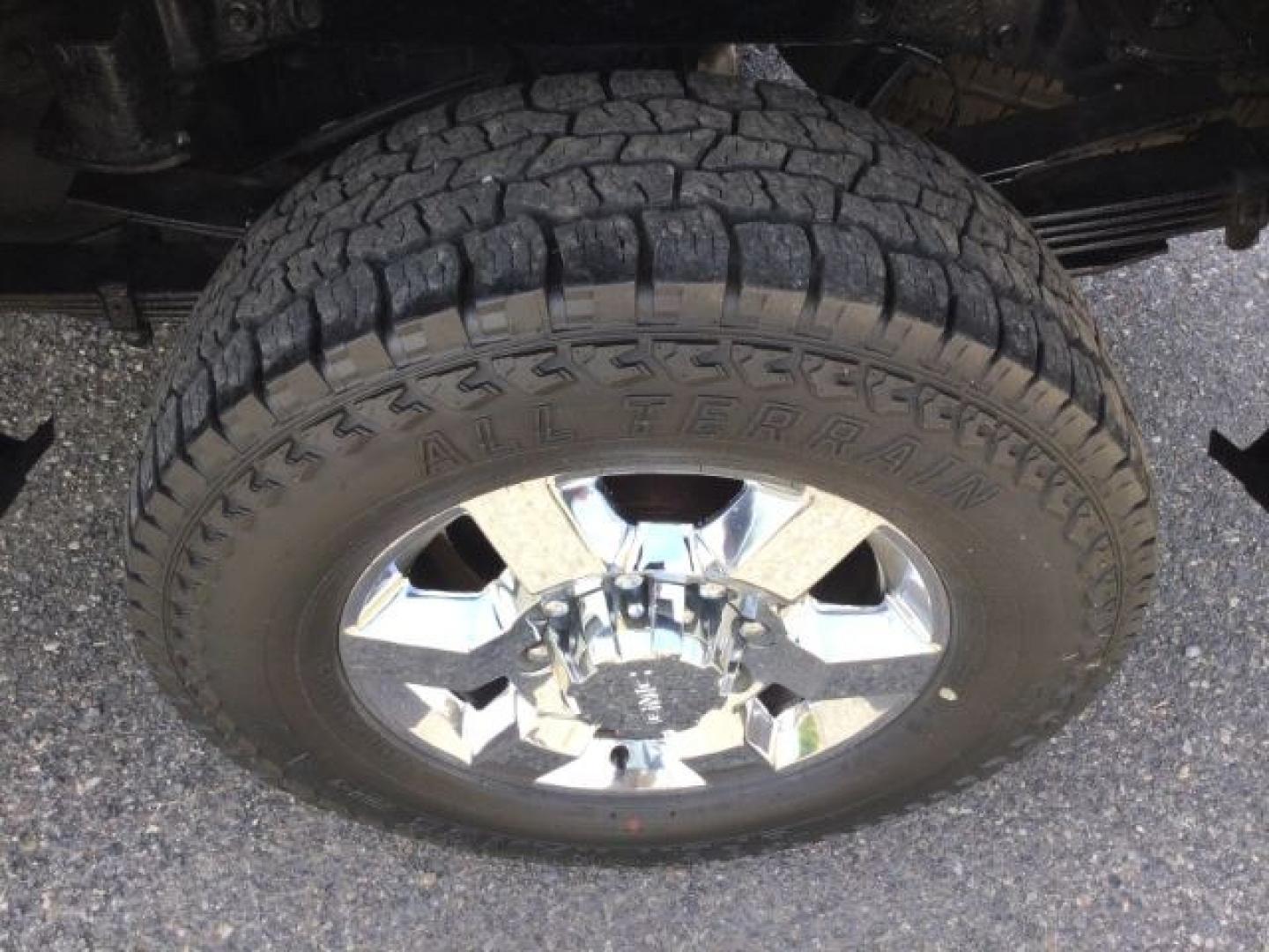 2011 Sheer Silver Metallic /Ebony Leather Interior Chevrolet Silverado 3500HD LTZ Crew Cab 4WD (1GC4K1C87BF) with an 6.6L V8 OHV 32V TURBO DIESEL engine, 6-Speed Automatic transmission, located at 1801 Main Street, Lewiston, 83501, (208) 743-9371, 46.417065, -117.004799- Photo#16
