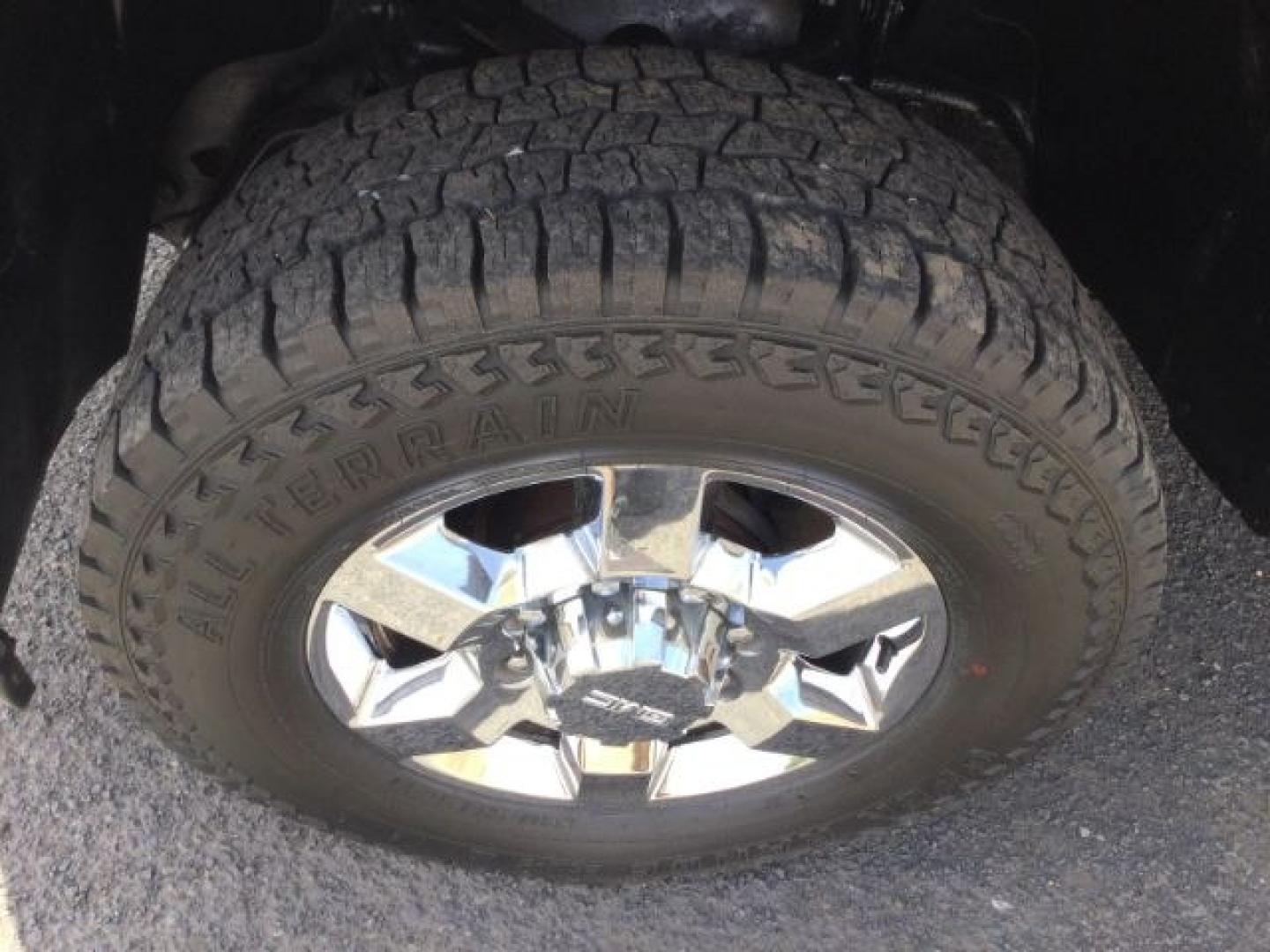 2011 Sheer Silver Metallic /Ebony Leather Interior Chevrolet Silverado 3500HD LTZ Crew Cab 4WD (1GC4K1C87BF) with an 6.6L V8 OHV 32V TURBO DIESEL engine, 6-Speed Automatic transmission, located at 1801 Main Street, Lewiston, 83501, (208) 743-9371, 46.417065, -117.004799- Photo#24