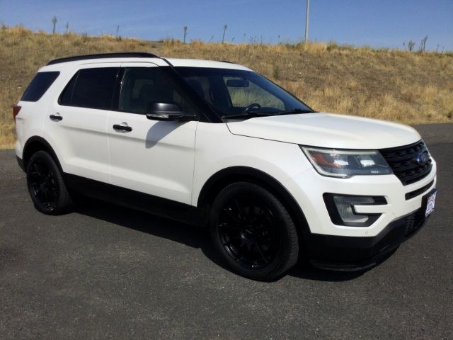 photo of 2016 Ford Explorer