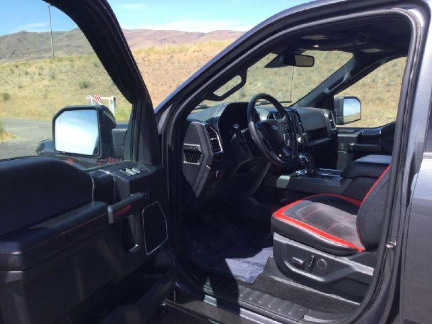 2016 Magnetic Metallic /Black, leather/sueded microfiber Ford F-150 Lariat SuperCrew 5.5-ft. Bed 4WD (1FTEW1EG4GF) with an 3.5L V6 TURBO engine, 6-Speed Automatic transmission, located at 1801 Main Street, Lewiston, 83501, (208) 743-9371, 46.417065, -117.004799 - Photo#4
