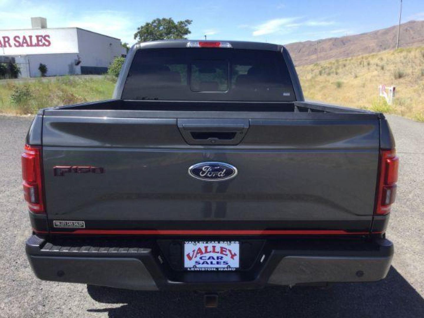 2016 Magnetic Metallic /Black, leather/sueded microfiber Ford F-150 Lariat SuperCrew 5.5-ft. Bed 4WD (1FTEW1EG4GF) with an 3.5L V6 TURBO engine, 6-Speed Automatic transmission, located at 1801 Main Street, Lewiston, 83501, (208) 743-9371, 46.417065, -117.004799 - Photo#8