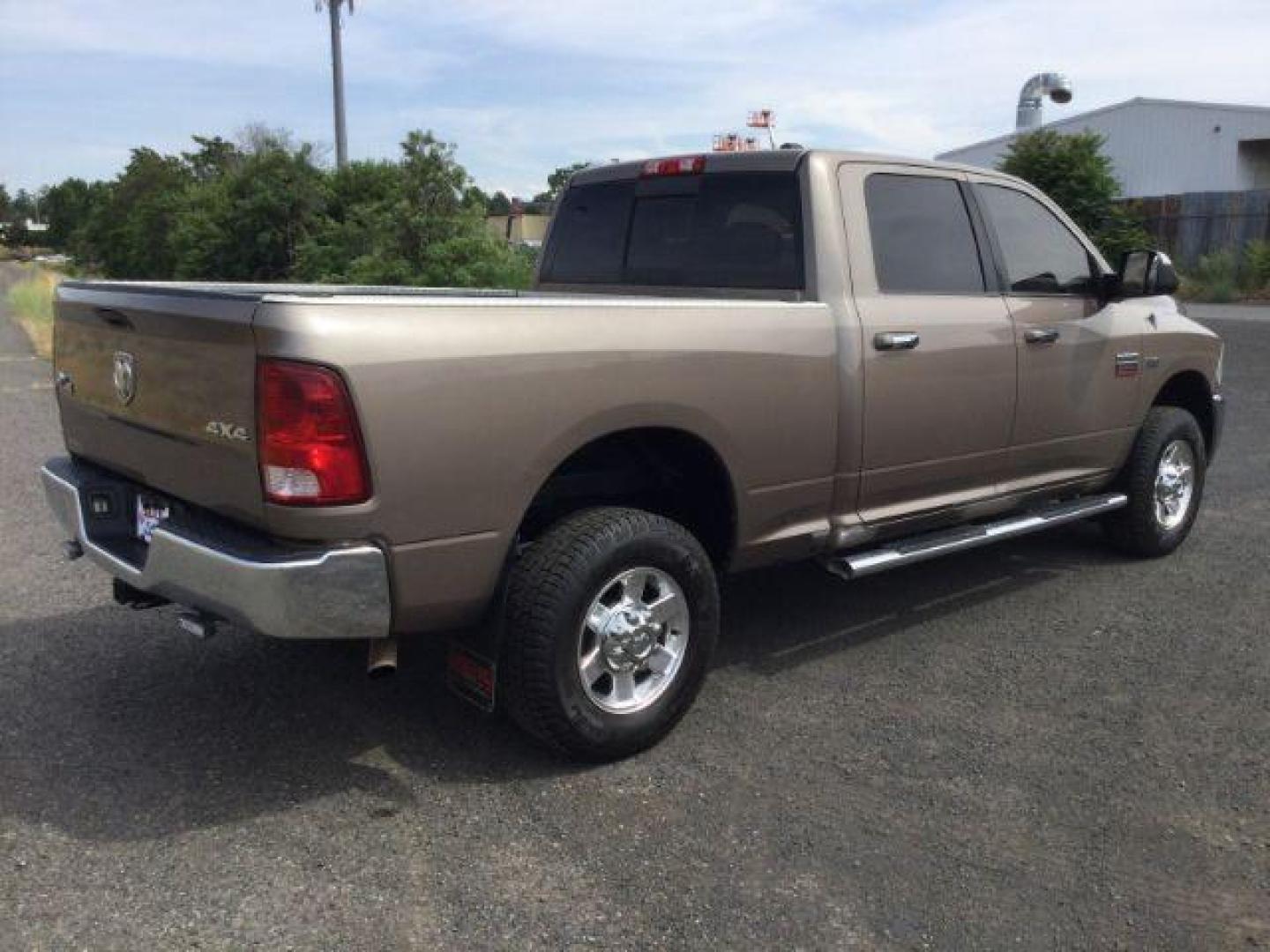 2010 Austin Tan Pearl /Light Pebble Beige/Bark Brown Cloth Interior RAM 2500 SLT Crew Cab SWB 4WD (3D7TT2CT2AG) with an 5.7L V8 OHV 16V engine, 5-Speed Automatic transmission, located at 1801 Main Street, Lewiston, 83501, (208) 743-9371, 46.417065, -117.004799 - Photo#15