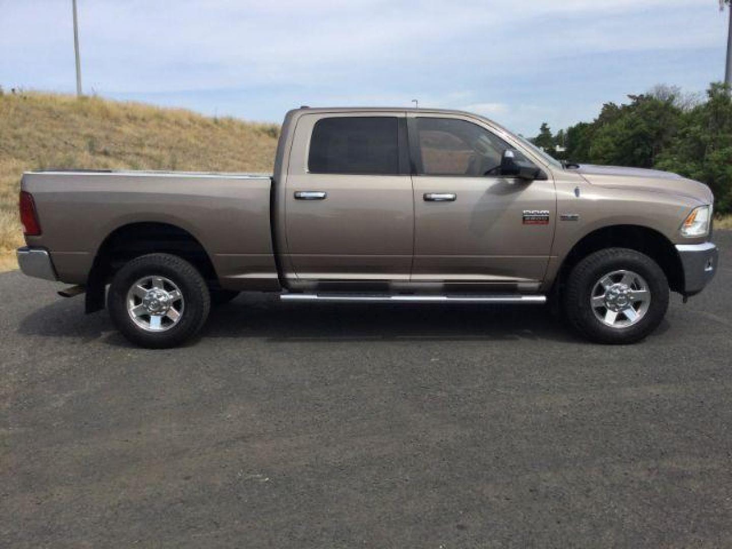 2010 Austin Tan Pearl /Light Pebble Beige/Bark Brown Cloth Interior RAM 2500 SLT Crew Cab SWB 4WD (3D7TT2CT2AG) with an 5.7L V8 OHV 16V engine, 5-Speed Automatic transmission, located at 1801 Main Street, Lewiston, 83501, (208) 743-9371, 46.417065, -117.004799 - Photo#16