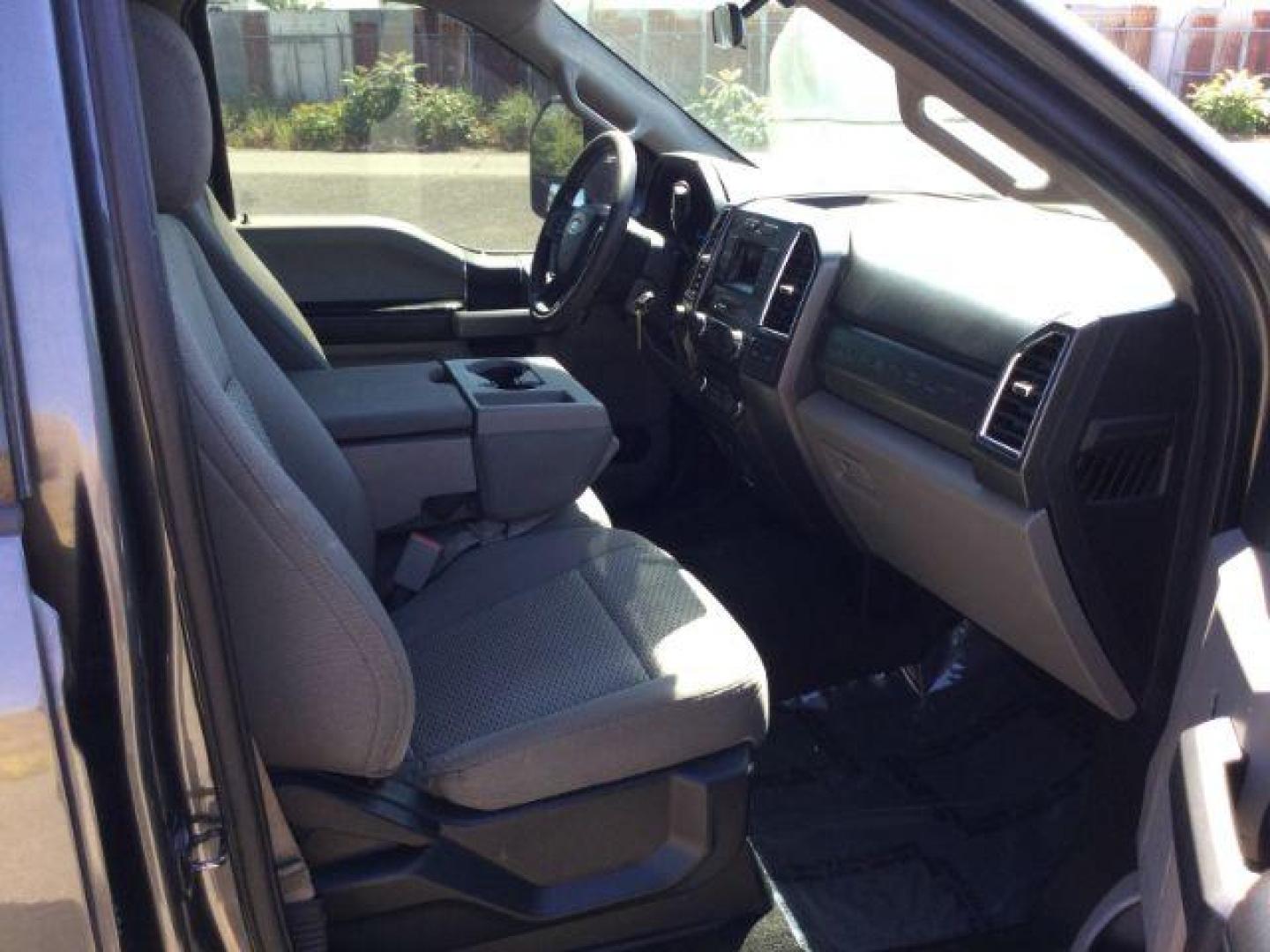 2017 Magnetic Metallic Ford F-250 SD XLT Crew Cab 4WD (1FT7W2BT0HE) with an 6.7L V8 OHV 16V DIESEL engine, 6-Speed Automatic transmission, located at 1801 Main Street, Lewiston, 83501, (208) 743-9371, 46.417065, -117.004799 - Photo#13
