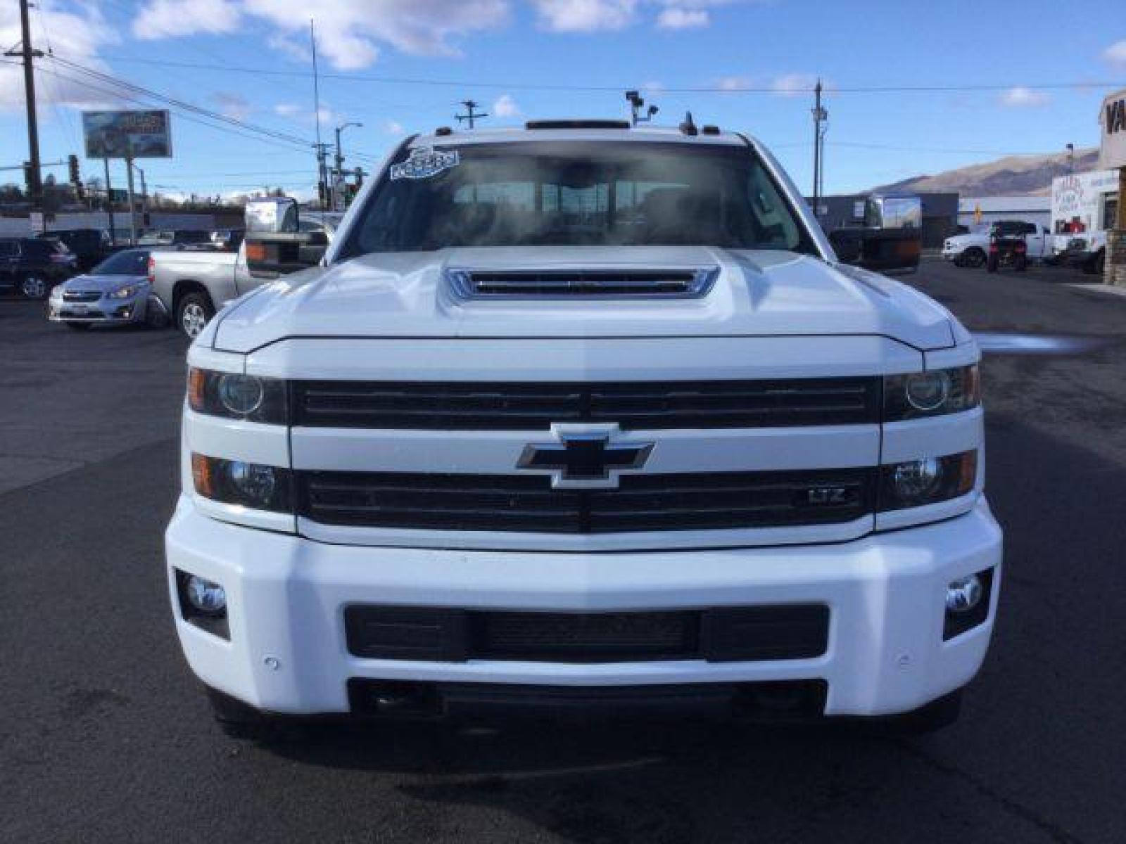 2018 Summit White /Jet Black, leather Chevrolet Silverado 3500HD LTZ Crew Cab Long Box 4WD (1GC4K0EY2JF) with an 6.6L V8 OHV 32V TURBO DIESEL engine, 6-Speed Automatic transmission, located at 1801 Main Street, Lewiston, 83501, (208) 743-9371, 46.417065, -117.004799 - Photo #21