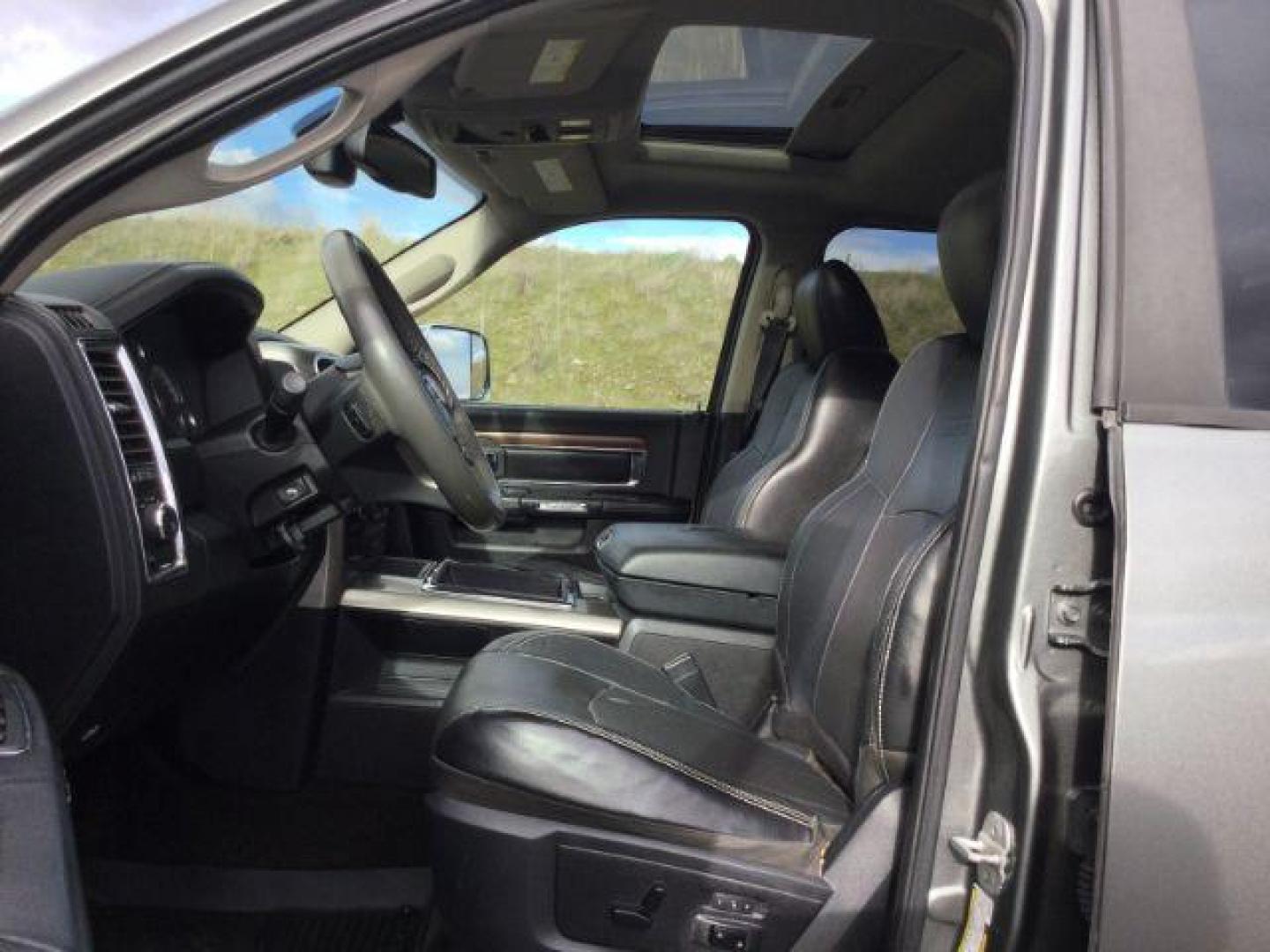 2013 Mineral Gray Metallic CC /Black RAM 2500 Laramie Crew Cab SWB 4WD (3C6UR5FL7DG) with an 6.7L L6 OHV 24V TURBO DIESEL engine, 6-Speed Automatic transmission, located at 1801 Main Street, Lewiston, 83501, (208) 743-9371, 46.417065, -117.004799 - Photo#3