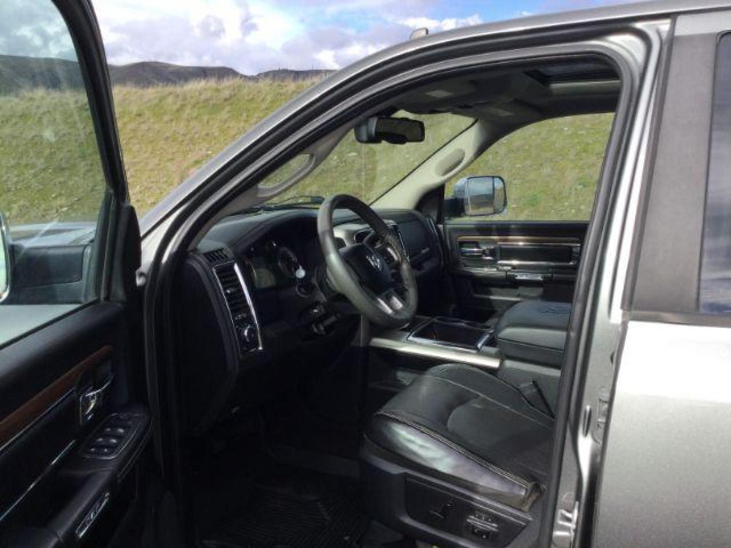 2013 Mineral Gray Metallic CC /Black RAM 2500 Laramie Crew Cab SWB 4WD (3C6UR5FL7DG) with an 6.7L L6 OHV 24V TURBO DIESEL engine, 6-Speed Automatic transmission, located at 1801 Main Street, Lewiston, 83501, (208) 743-9371, 46.417065, -117.004799 - Photo#5