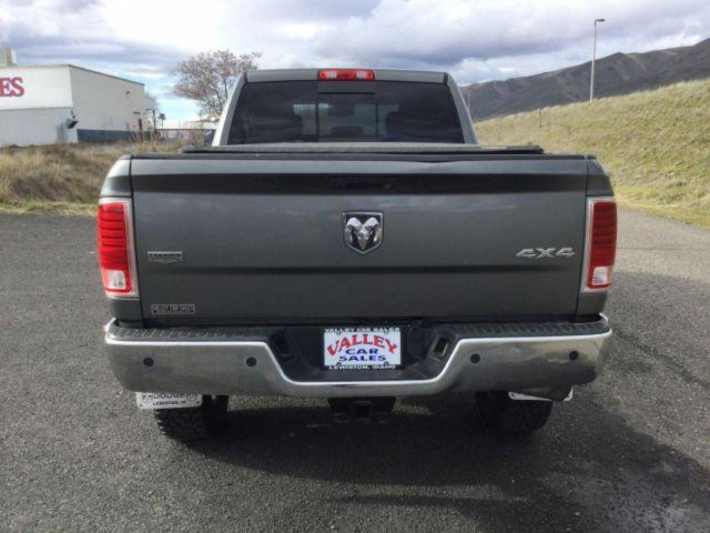 2013 Mineral Gray Metallic CC /Black RAM 2500 Laramie Crew Cab SWB 4WD (3C6UR5FL7DG) with an 6.7L L6 OHV 24V TURBO DIESEL engine, 6-Speed Automatic transmission, located at 1801 Main Street, Lewiston, 83501, (208) 743-9371, 46.417065, -117.004799 - Photo#7