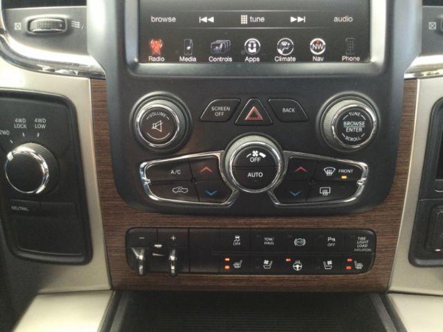 2013 Mineral Gray Metallic CC /Black RAM 2500 Laramie Crew Cab SWB 4WD (3C6UR5FL7DG) with an 6.7L L6 OHV 24V TURBO DIESEL engine, 6-Speed Automatic transmission, located at 1801 Main Street, Lewiston, 83501, (208) 743-9371, 46.417065, -117.004799 - Photo#15