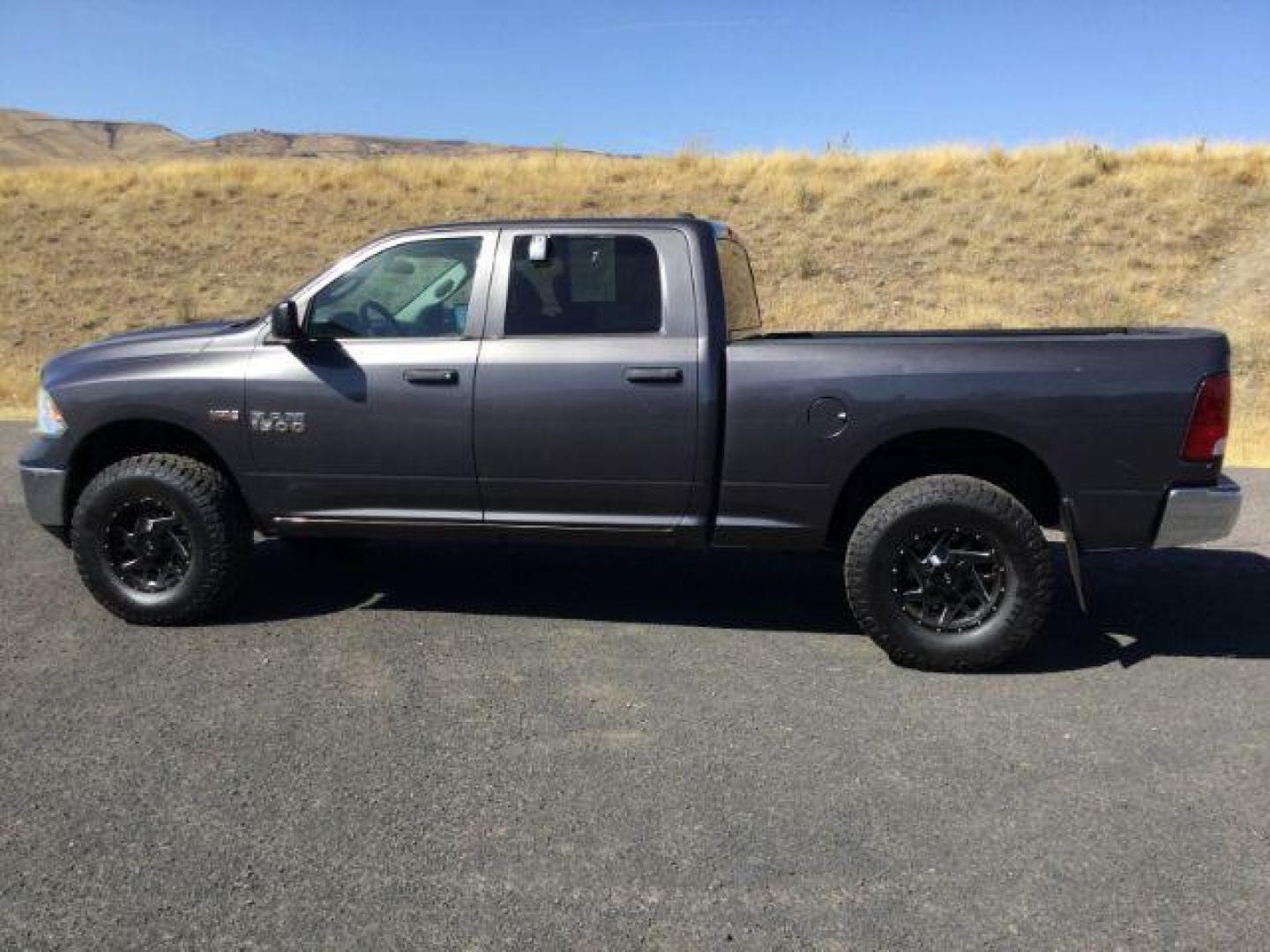 2017 Granite Crystal Metallic Clear Coat /Black/Diesel Gray, cloth RAM 1500 Tradesman Crew Cab LWB 4WD (1C6RR7ST9HS) with an 5.7L V8 OHV 16V engine, 8-Speed Automatic transmission, located at 1801 Main Street, Lewiston, 83501, (208) 743-9371, 46.417065, -117.004799 - Photo#11