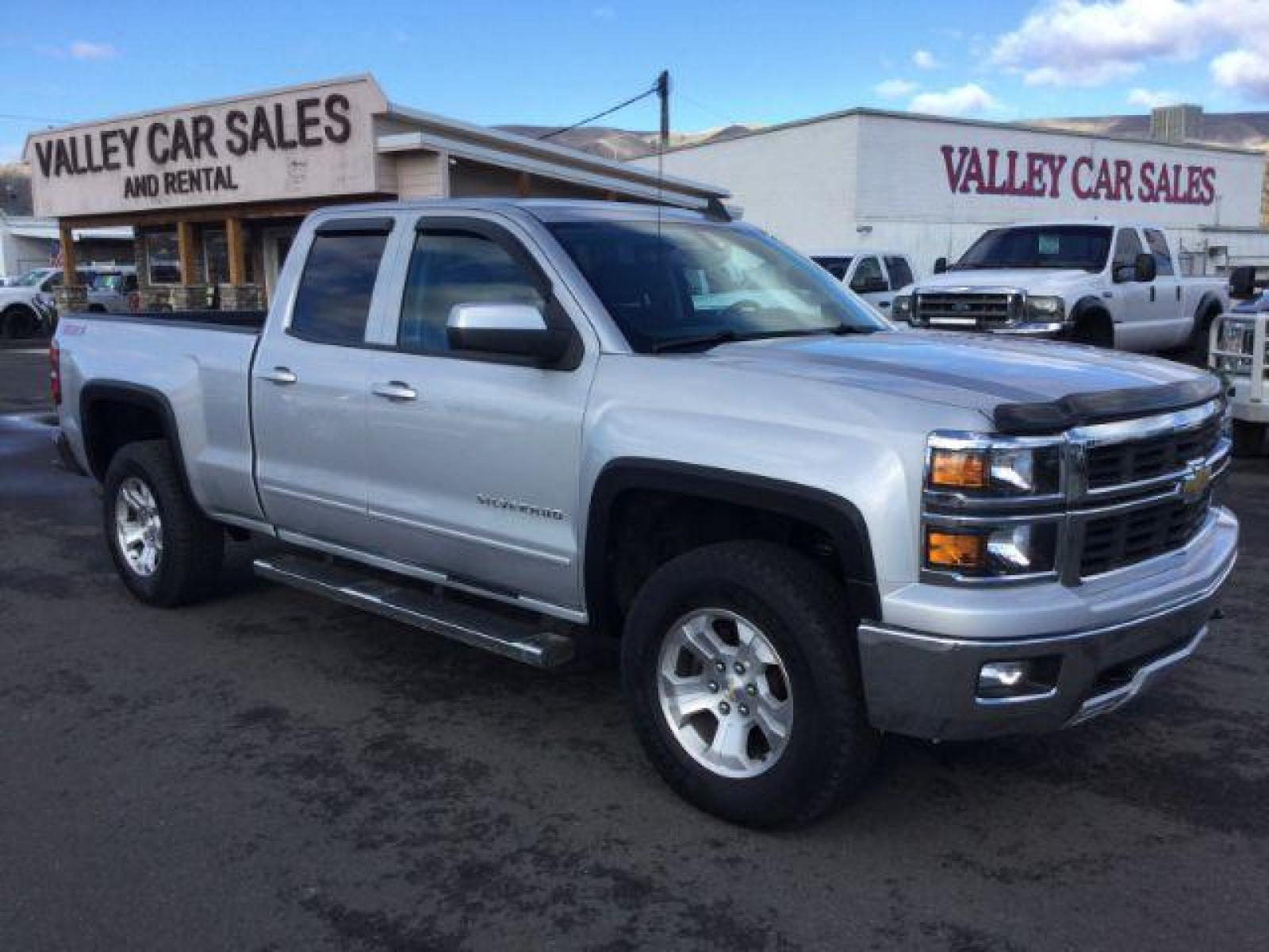 2015 SILVER /Dark Ash Seats w/Jet Black Interior Accents, cloth Chevrolet Silverado 1500 LT Double Cab 4WD (1GCVKREC3FZ) with an 5.3L V8 OHV 16V engine, 6-Speed Automatic transmission, located at 1801 Main Street, Lewiston, 83501, (208) 743-9371, 46.417065, -117.004799 - Photo #19