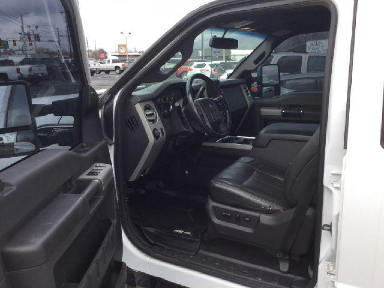 2014 Oxford White /BLACK LEATHER Ford F-350 SD Lariat Crew Cab Long Bed 4WD (1FT8W3BT2EE) with an 6.7L V8 OHV 16V DIESEL engine, 6-Speed Automatic transmission, located at 1801 Main Street, Lewiston, 83501, (208) 743-9371, 46.417065, -117.004799 - Photo #3