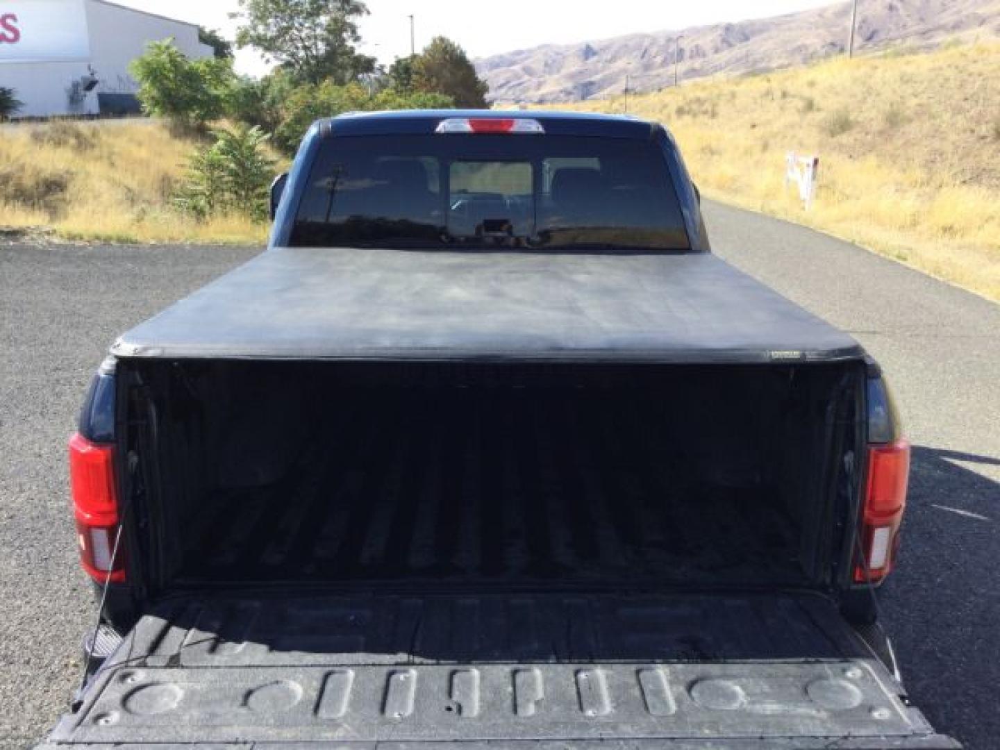 2018 Blue Jeans Metallic /Black, leather Ford F-150 Lariat SuperCrew 5.5-ft. Bed 4WD (1FTEW1E50JF) with an 5.0L V8 OHV 32V engine, 10-speed automatic transmission, located at 1801 Main Street, Lewiston, 83501, (208) 743-9371, 46.417065, -117.004799- Photo#8