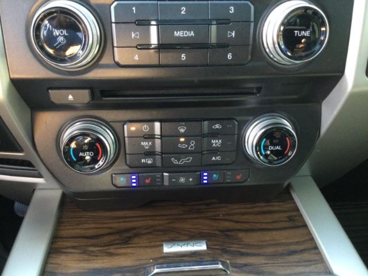 2018 Blue Jeans Metallic /Black, leather Ford F-150 Lariat SuperCrew 5.5-ft. Bed 4WD (1FTEW1E50JF) with an 5.0L V8 OHV 32V engine, 10-speed automatic transmission, located at 1801 Main Street, Lewiston, 83501, (208) 743-9371, 46.417065, -117.004799- Photo#14