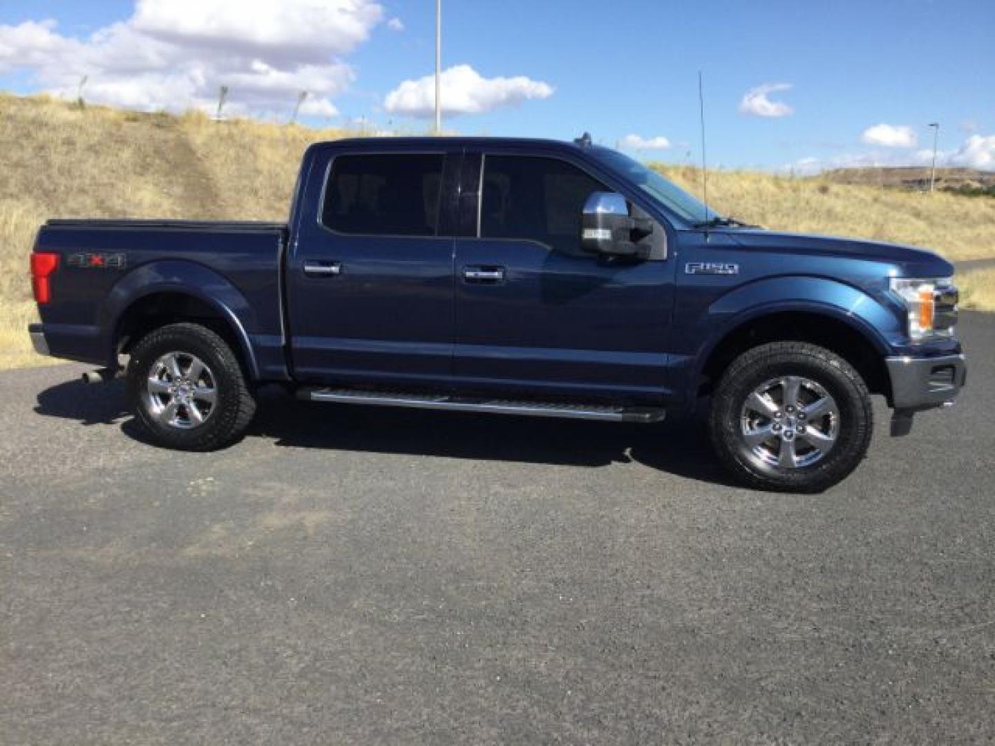 2018 Blue Jeans Metallic /Black, leather Ford F-150 Lariat SuperCrew 5.5-ft. Bed 4WD (1FTEW1E50JF) with an 5.0L V8 OHV 32V engine, 10-speed automatic transmission, located at 1801 Main Street, Lewiston, 83501, (208) 743-9371, 46.417065, -117.004799- Photo#17