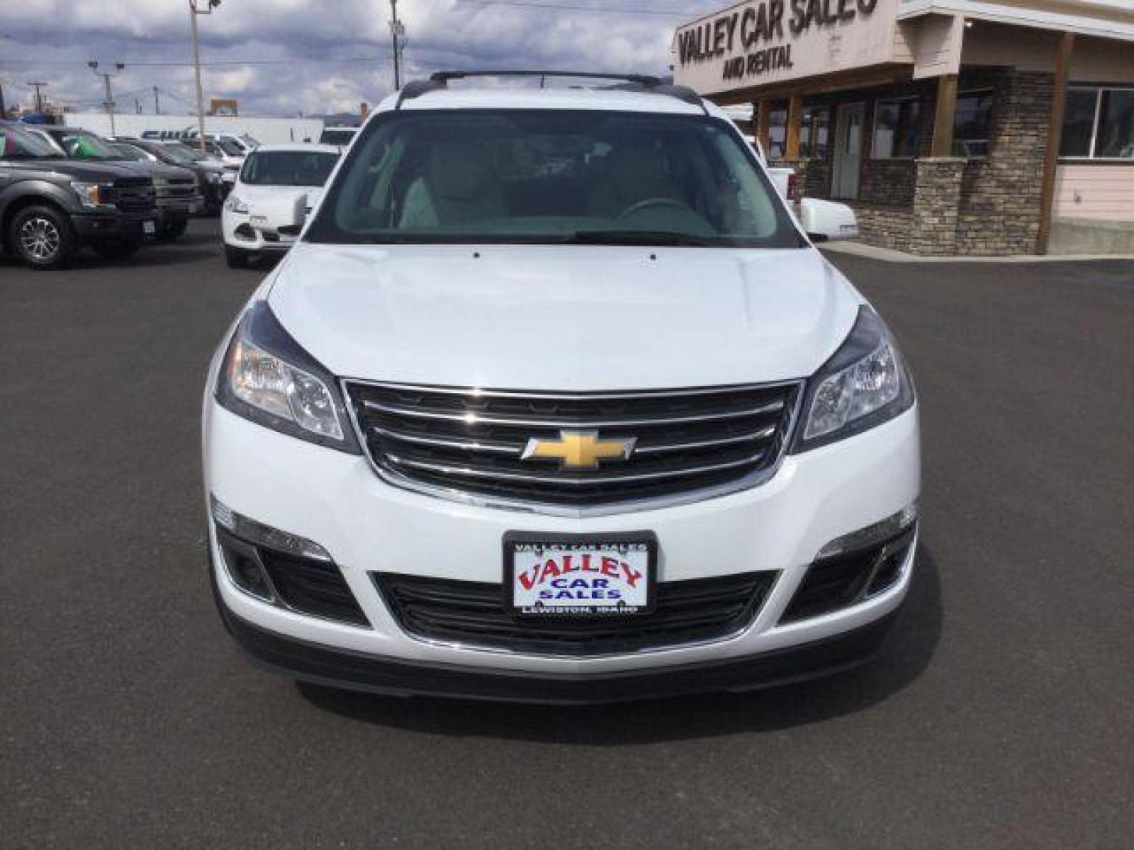 2017 Summit White Chevrolet Traverse 2LT AWD (1GNKVHKD6HJ) with an 3.6L V6 DOHC 24V engine, 6-Speed Automatic transmission, located at 1801 Main Street, Lewiston, 83501, (208) 743-9371, 46.417065, -117.004799 - Photo #7