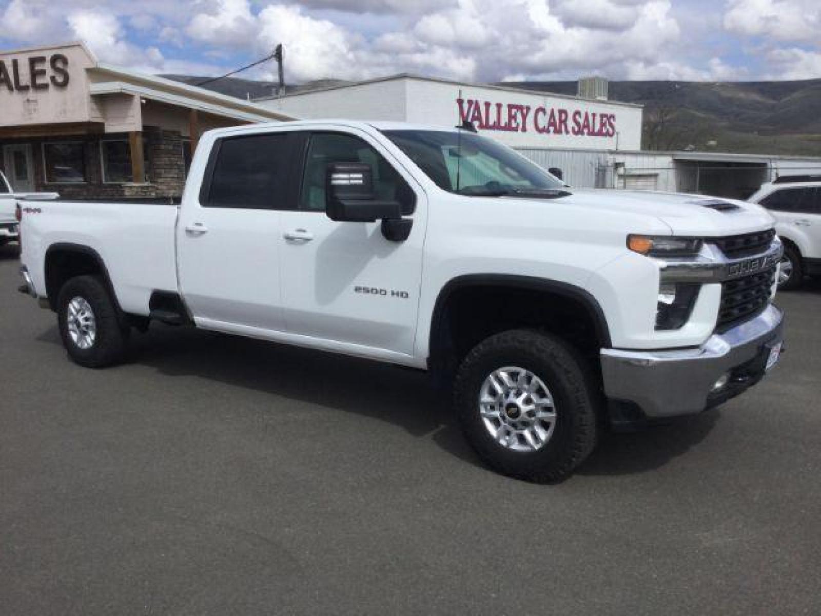 2020 Summit White /Gideon/Very Dark Atmosphere, leather Chevrolet Silverado 2500HD LT Crew Cab Long Box 4WD (1GC4YNEY5LF) with an 6.6L V8 OHV 16V DIESEL engine, 6-Speed Automatic transmission, located at 1801 Main Street, Lewiston, 83501, (208) 743-9371, 46.417065, -117.004799 - Photo #9