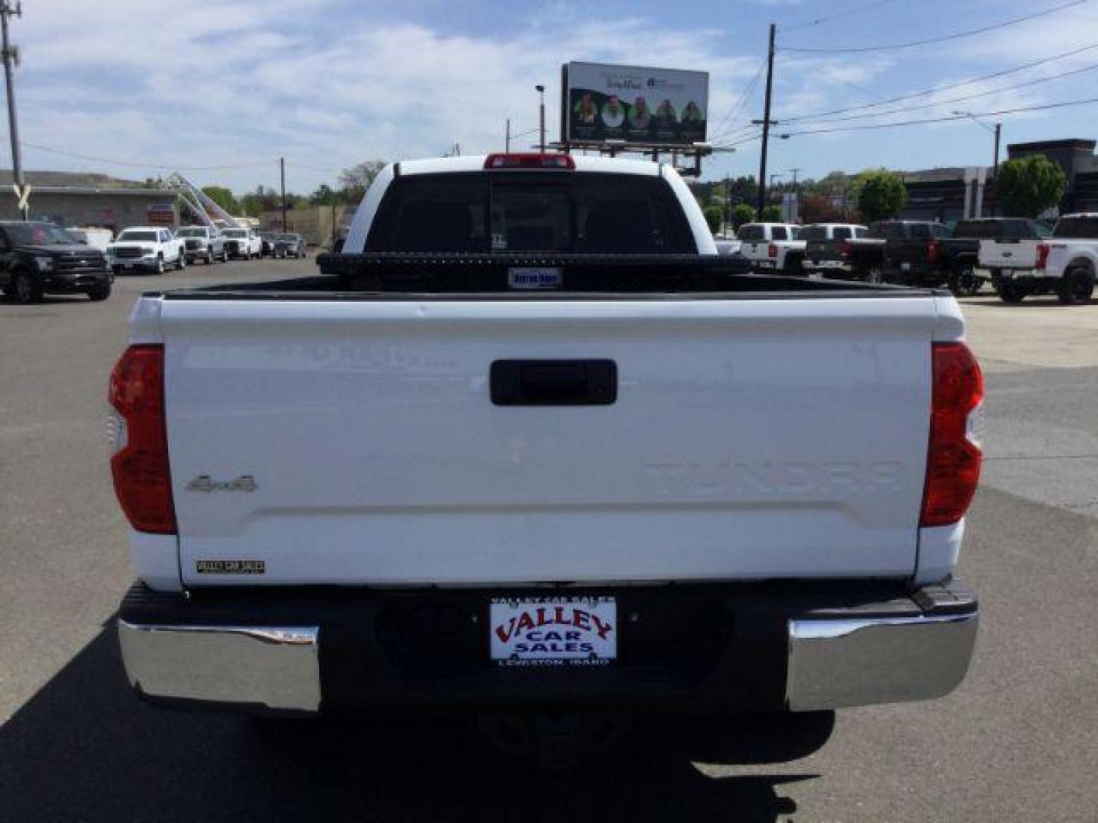 2019 Super White /Graphite, cloth Toyota Tundra SR5 5.7L V8 Double Cab 4WD Long Bed (5TFCY5F14KX) with an 5.7L V8 DOHC 32V engine, 6-Speed Automatic transmission, located at 1801 Main Street, Lewiston, 83501, (208) 743-9371, 46.417065, -117.004799 - Photo #13