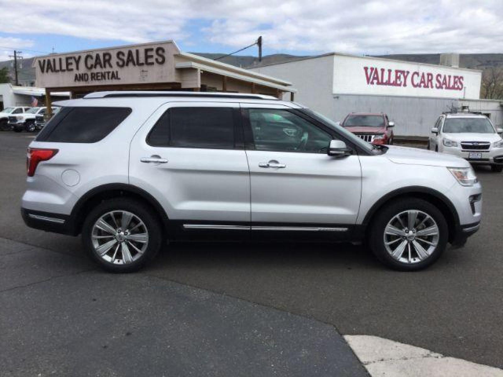 2018 silver /black leather Ford Explorer Limited 4WD (1FM5K8F83JG) with an 3.5L V6 DOHC 24V engine, 6-Speed Automatic transmission, located at 1801 Main Street, Lewiston, 83501, (208) 743-9371, 46.417065, -117.004799 - Photo #19