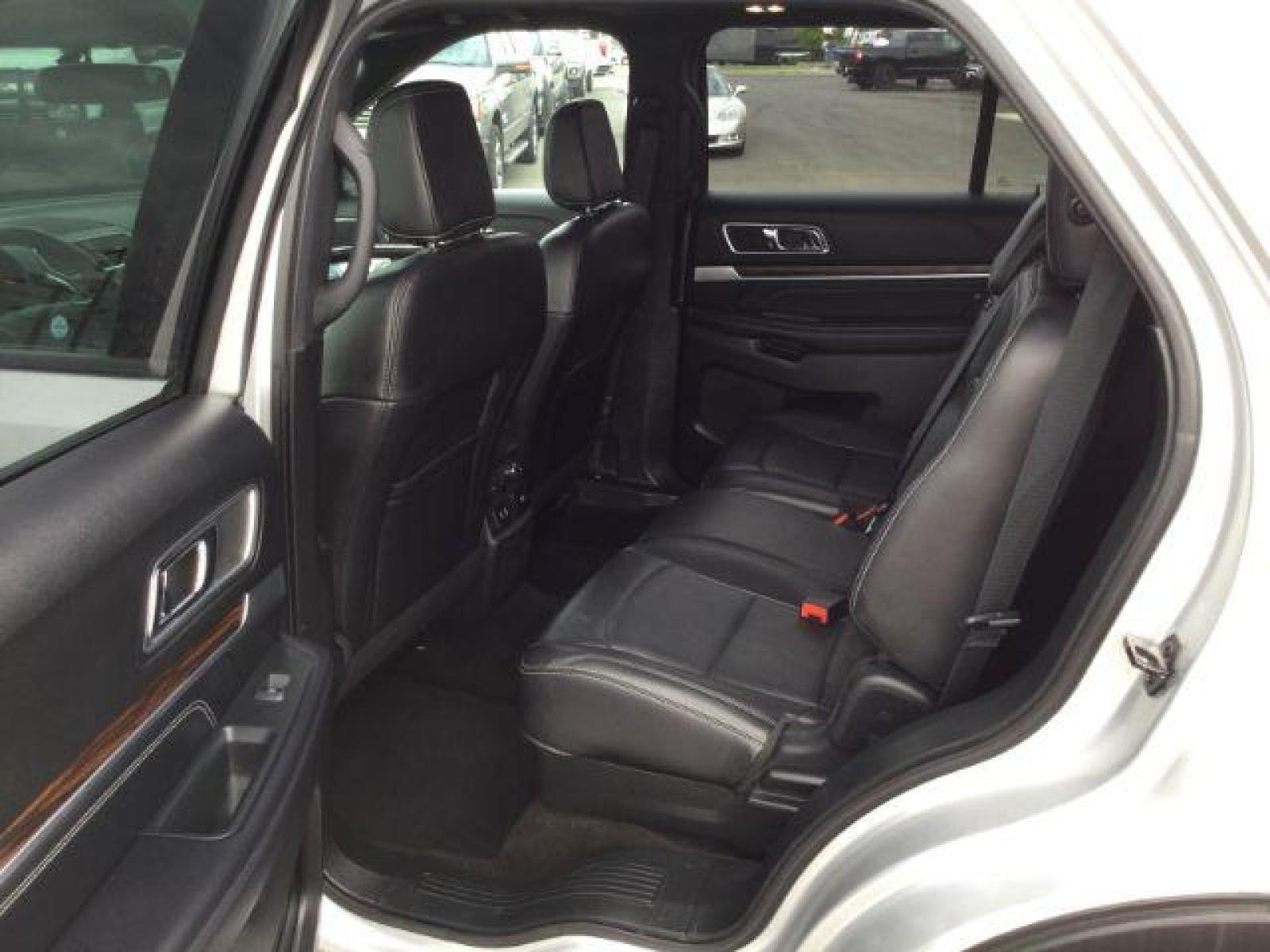 2018 silver /black leather Ford Explorer Limited 4WD (1FM5K8F83JG) with an 3.5L V6 DOHC 24V engine, 6-Speed Automatic transmission, located at 1801 Main Street, Lewiston, 83501, (208) 743-9371, 46.417065, -117.004799 - Photo #7