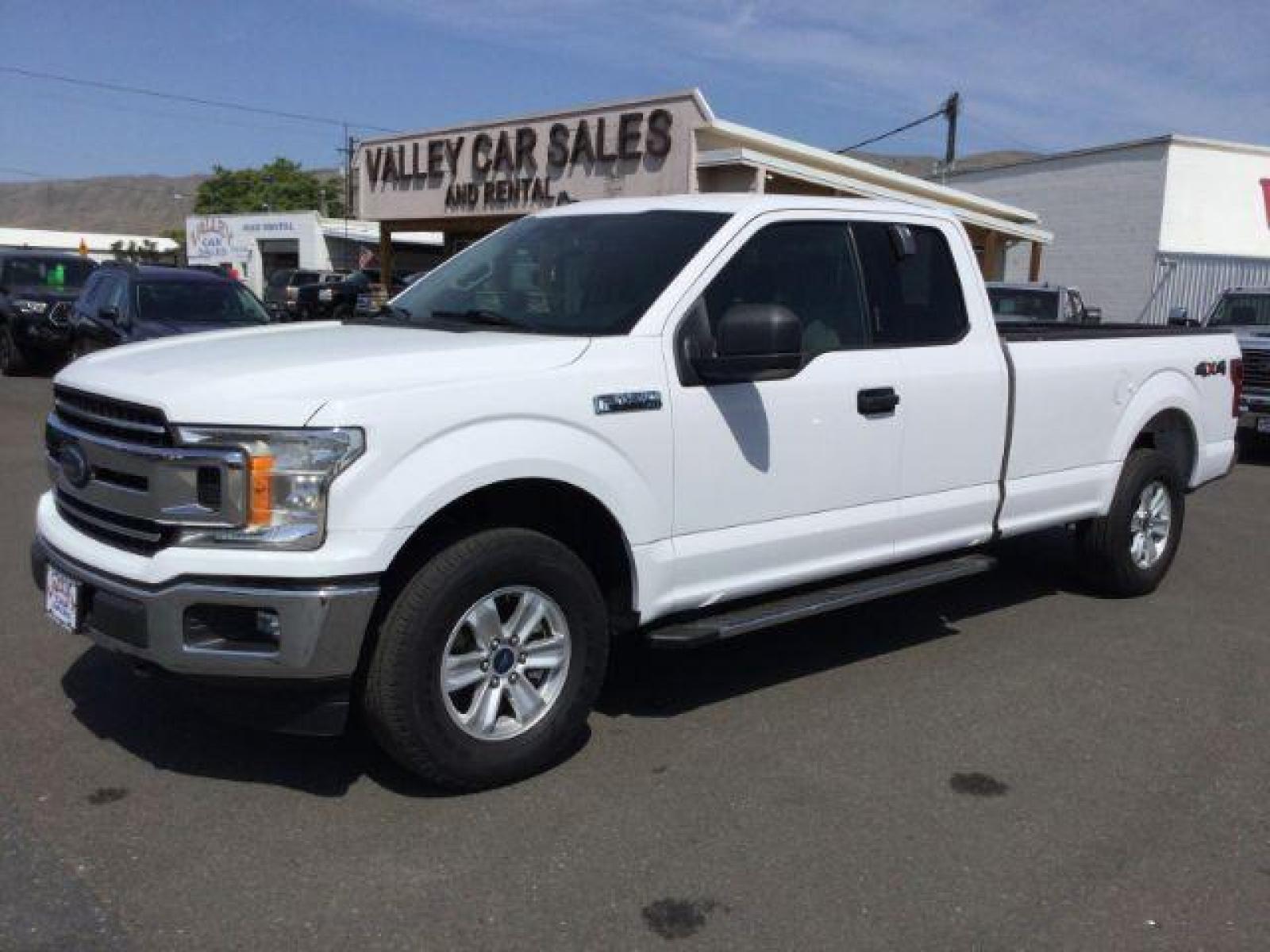 2020 Oxford White /Dark Earth Gray, cloth Ford F-150 XLT SuperCab 8-ft. Bed 4WD (1FTFX1E45LK) with an 3.5L V6 DOHC 24V engine, 6-Speed Automatic transmission, located at 1801 Main Street, Lewiston, 83501, (208) 743-9371, 46.417065, -117.004799 - Photo #0
